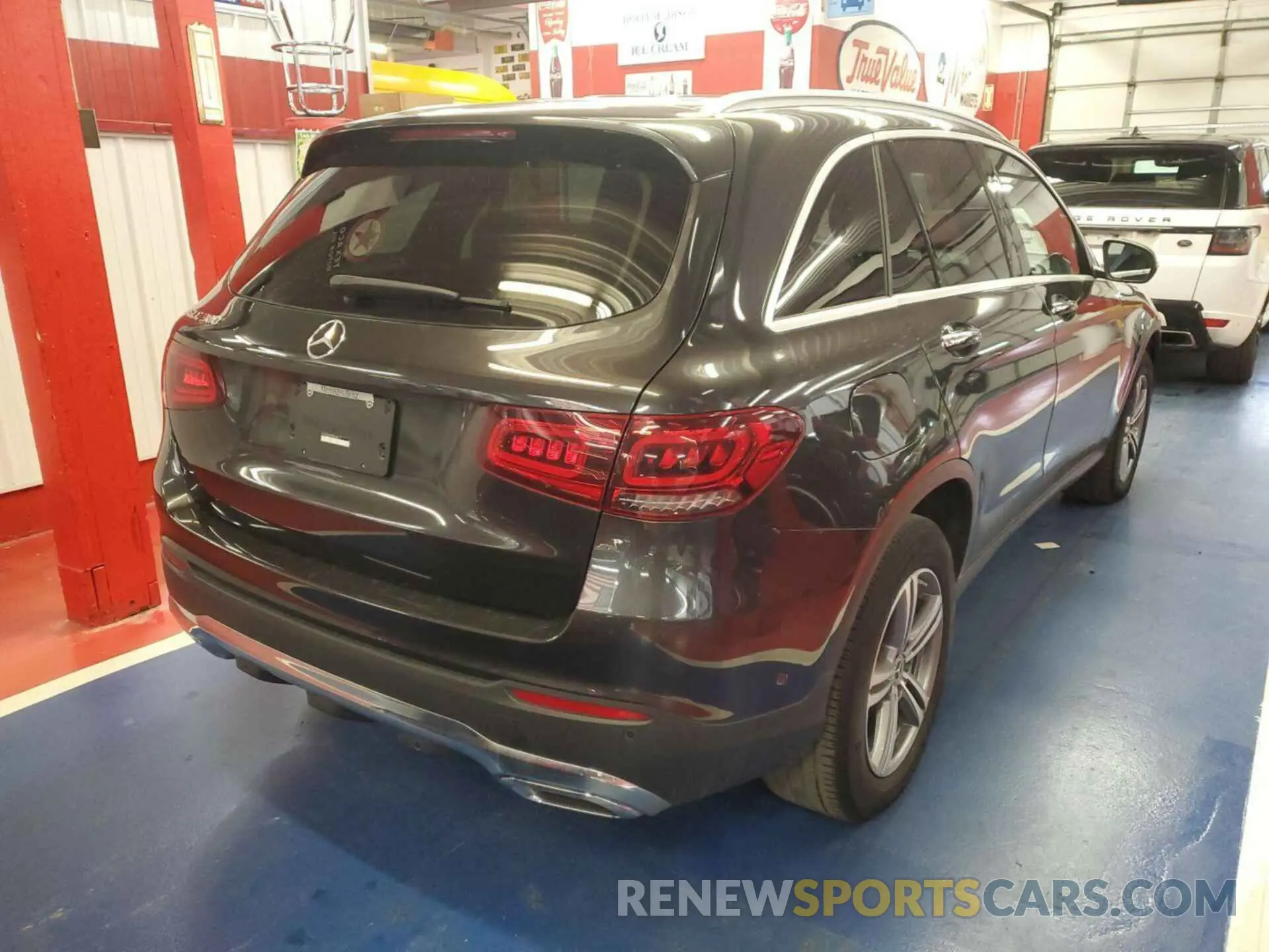 8 fotografías del automóvil dañado W1N0G8DB7MF868613 MERCEDES-BENZ GLC 300 2021