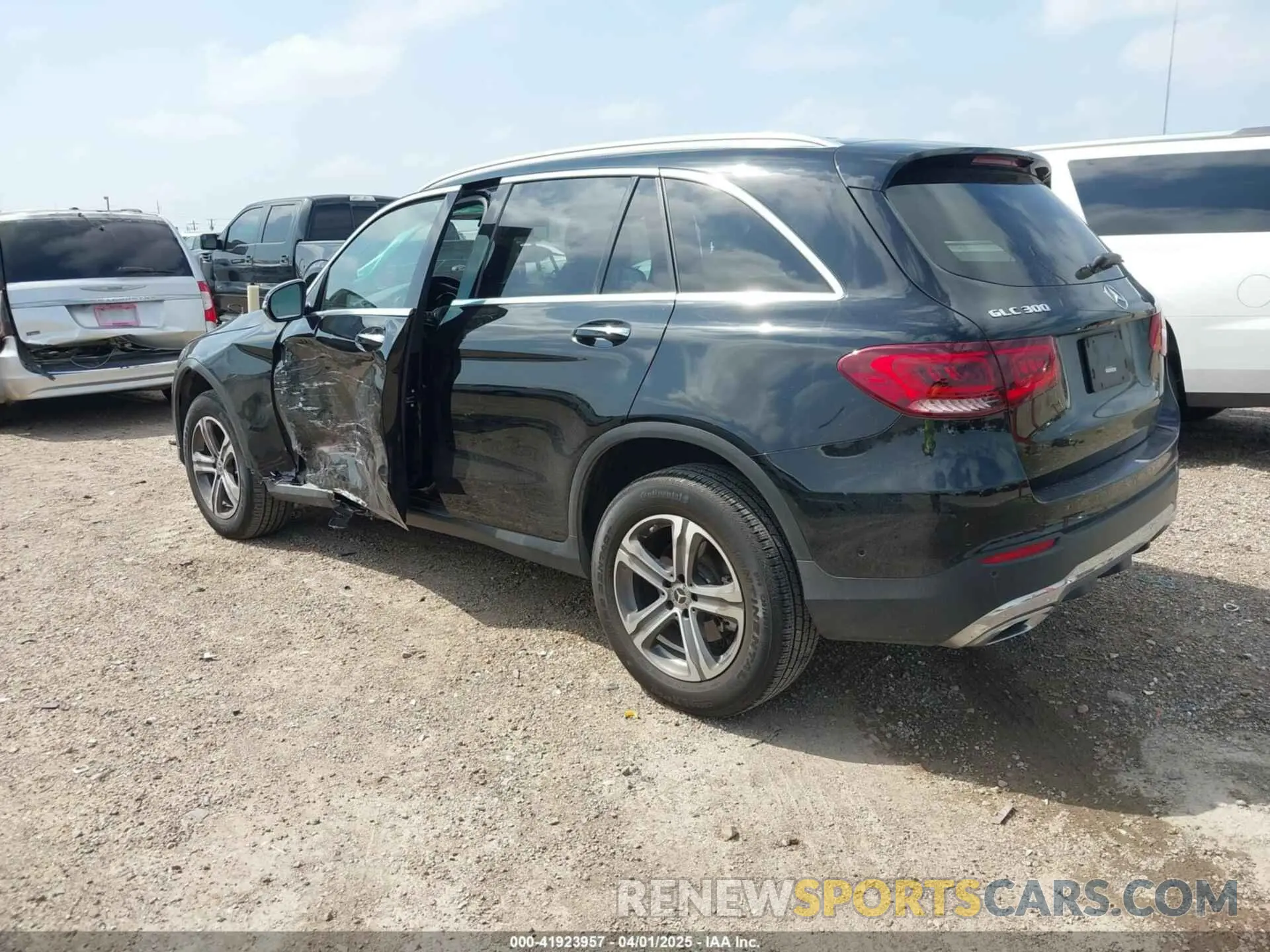 3 fotografías del automóvil dañado W1N0G8DB7MF978724 MERCEDES-BENZ GLC 300 2021