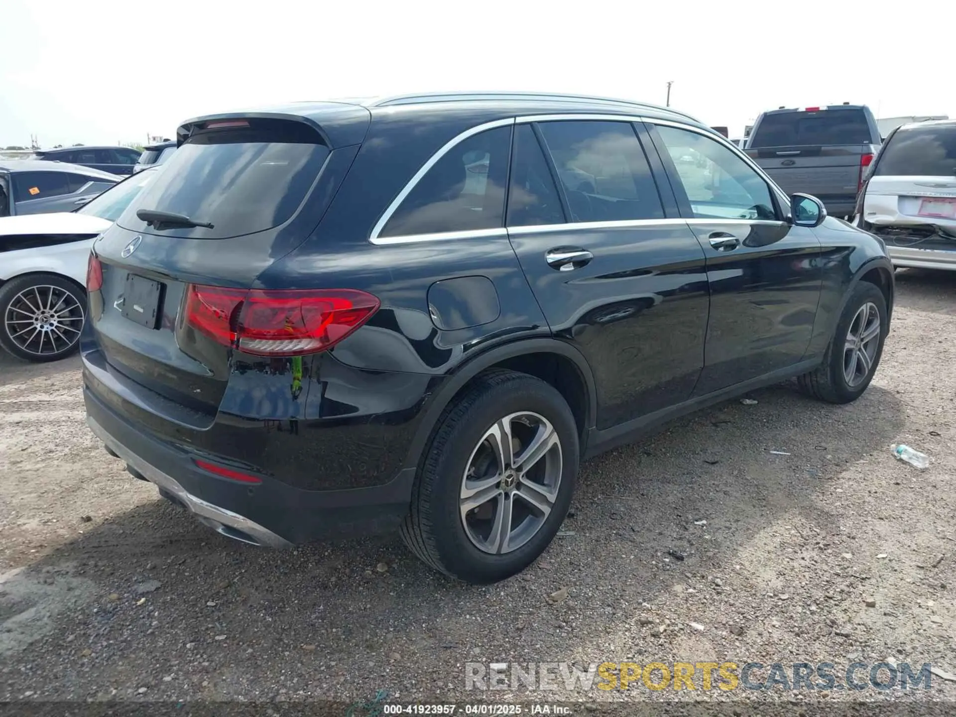 4 fotografías del automóvil dañado W1N0G8DB7MF978724 MERCEDES-BENZ GLC 300 2021