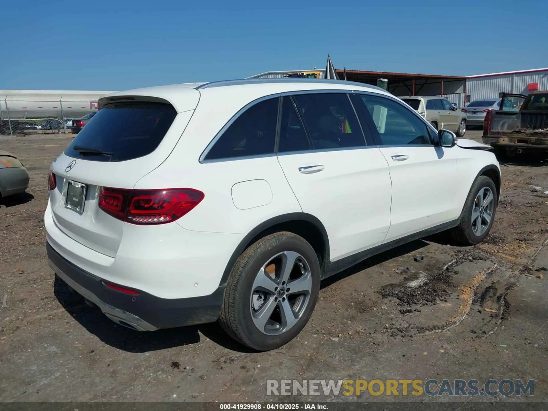 4 fotografías del automóvil dañado W1N0G8DB9MF868502 MERCEDES-BENZ GLC 300 2021