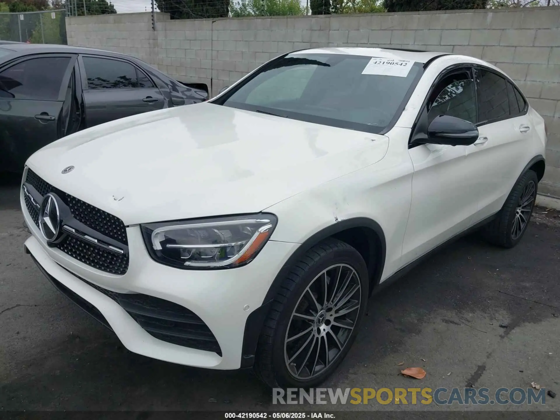 2 fotografías del automóvil dañado W1N0J8EB2MG007771 MERCEDES-BENZ GLC 300 2021
