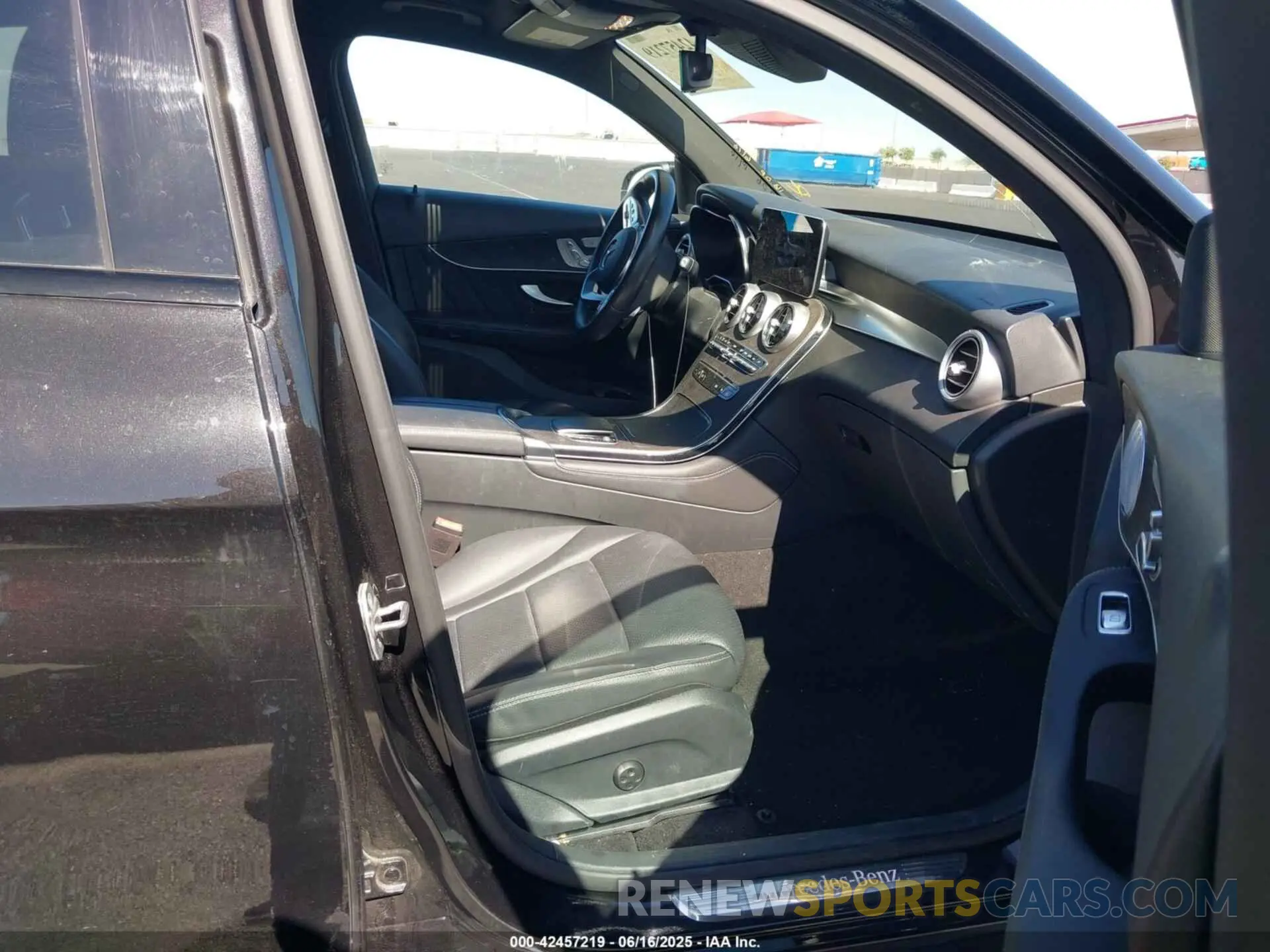 5 fotografías del automóvil dañado W1N0J8EB4MF897986 MERCEDES-BENZ GLC 300 2021