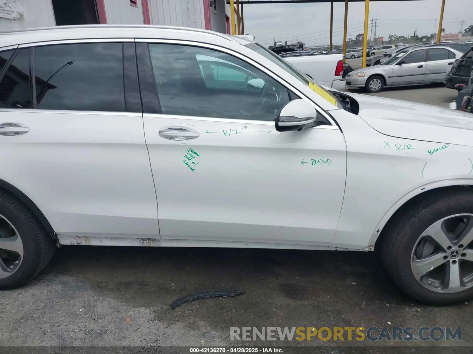 13 fotografías del automóvil dañado W1N0G8DB0NG080347 MERCEDES-BENZ GLC 300 2022