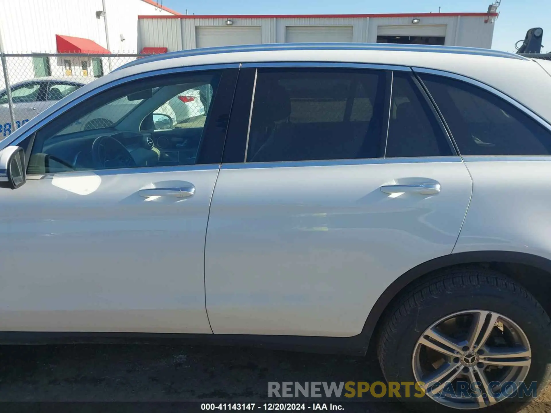 14 fotografías del automóvil dañado W1N0G8DB0NV333503 MERCEDES-BENZ GLC 300 2022