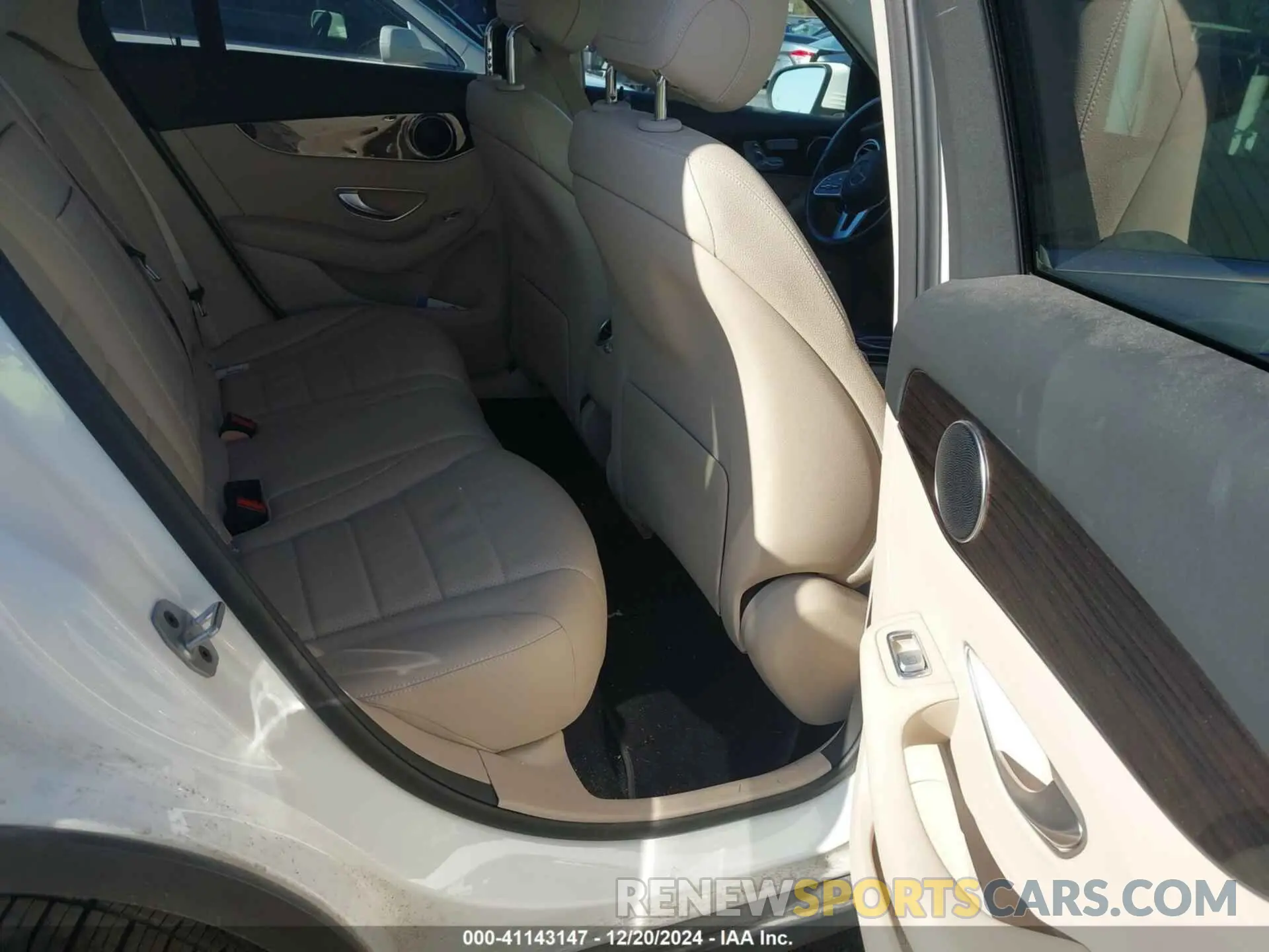 8 fotografías del automóvil dañado W1N0G8DB0NV333503 MERCEDES-BENZ GLC 300 2022