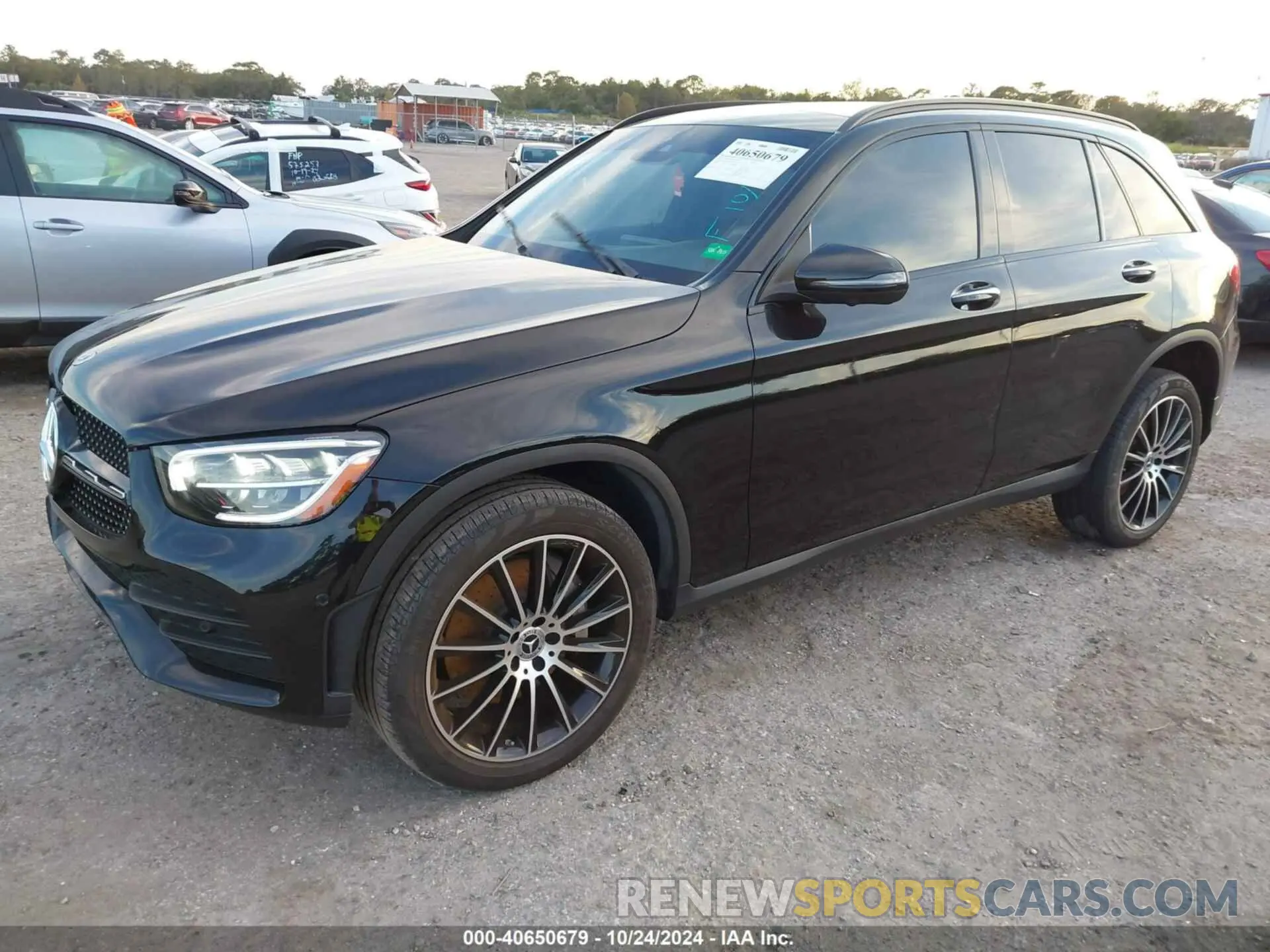 2 fotografías del automóvil dañado W1N0G8DB0NV335705 MERCEDES-BENZ GLC 300 2022