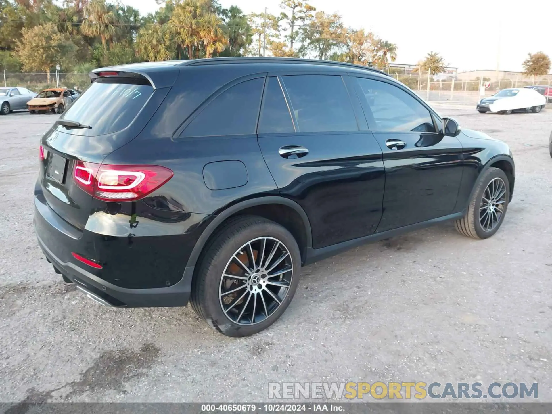 4 fotografías del automóvil dañado W1N0G8DB0NV335705 MERCEDES-BENZ GLC 300 2022