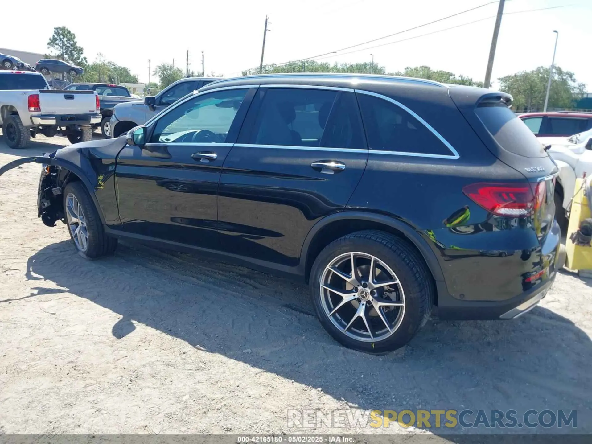3 fotografías del automóvil dañado W1N0G8DB0NV346185 MERCEDES-BENZ GLC 300 2022