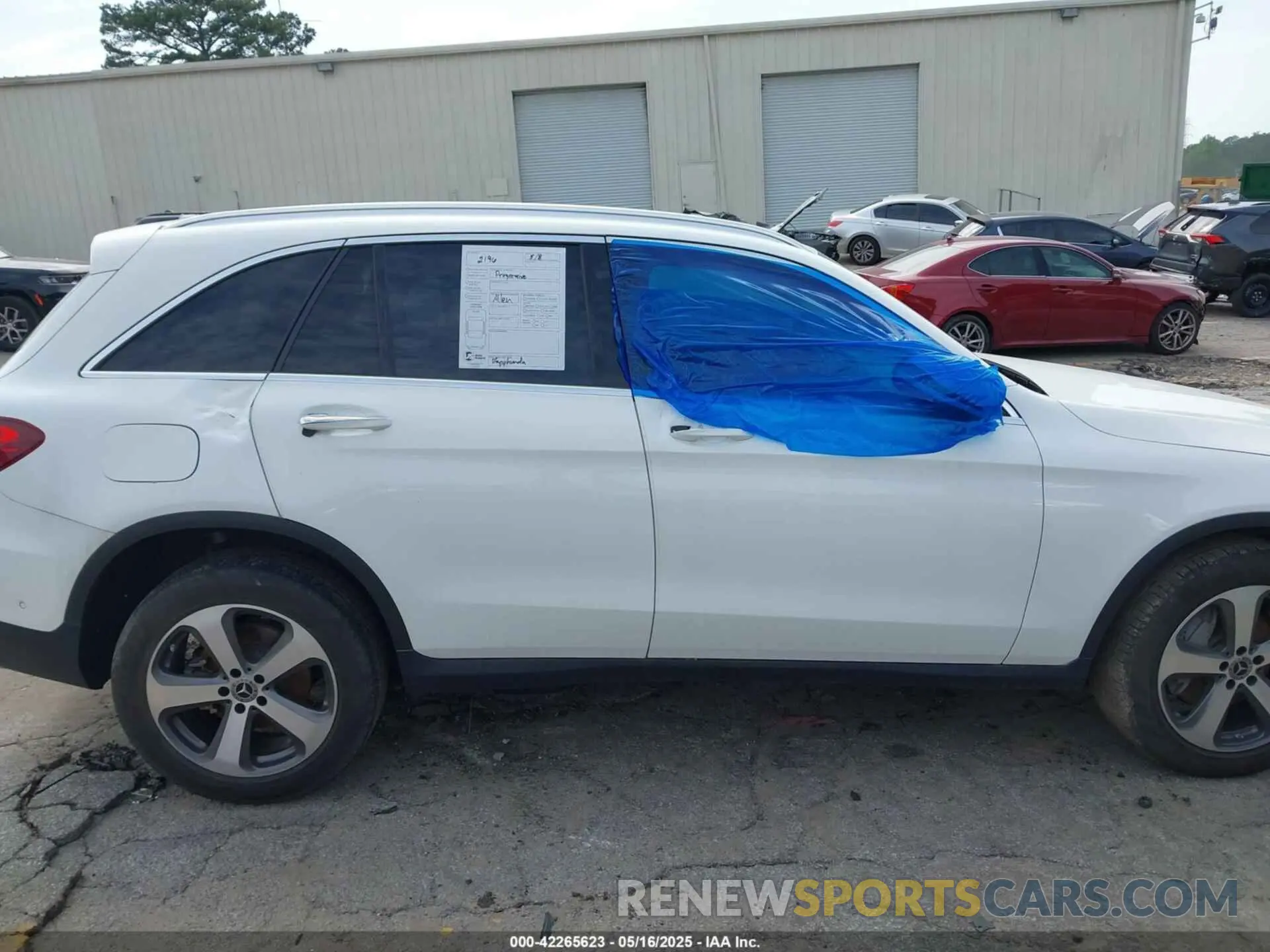 13 fotografías del automóvil dañado W1N0G8DB1NG117535 MERCEDES-BENZ GLC 300 2022