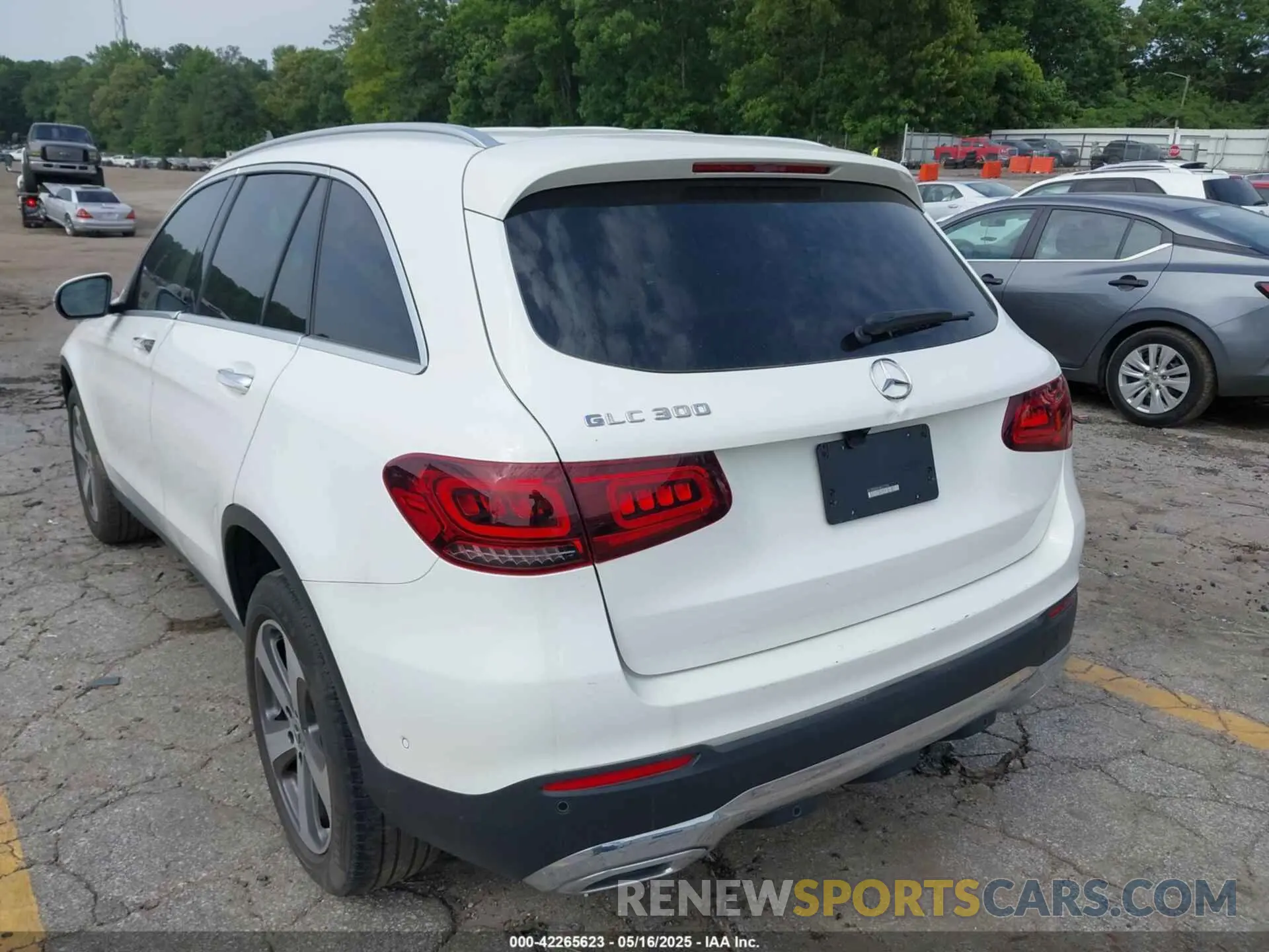 3 fotografías del automóvil dañado W1N0G8DB1NG117535 MERCEDES-BENZ GLC 300 2022
