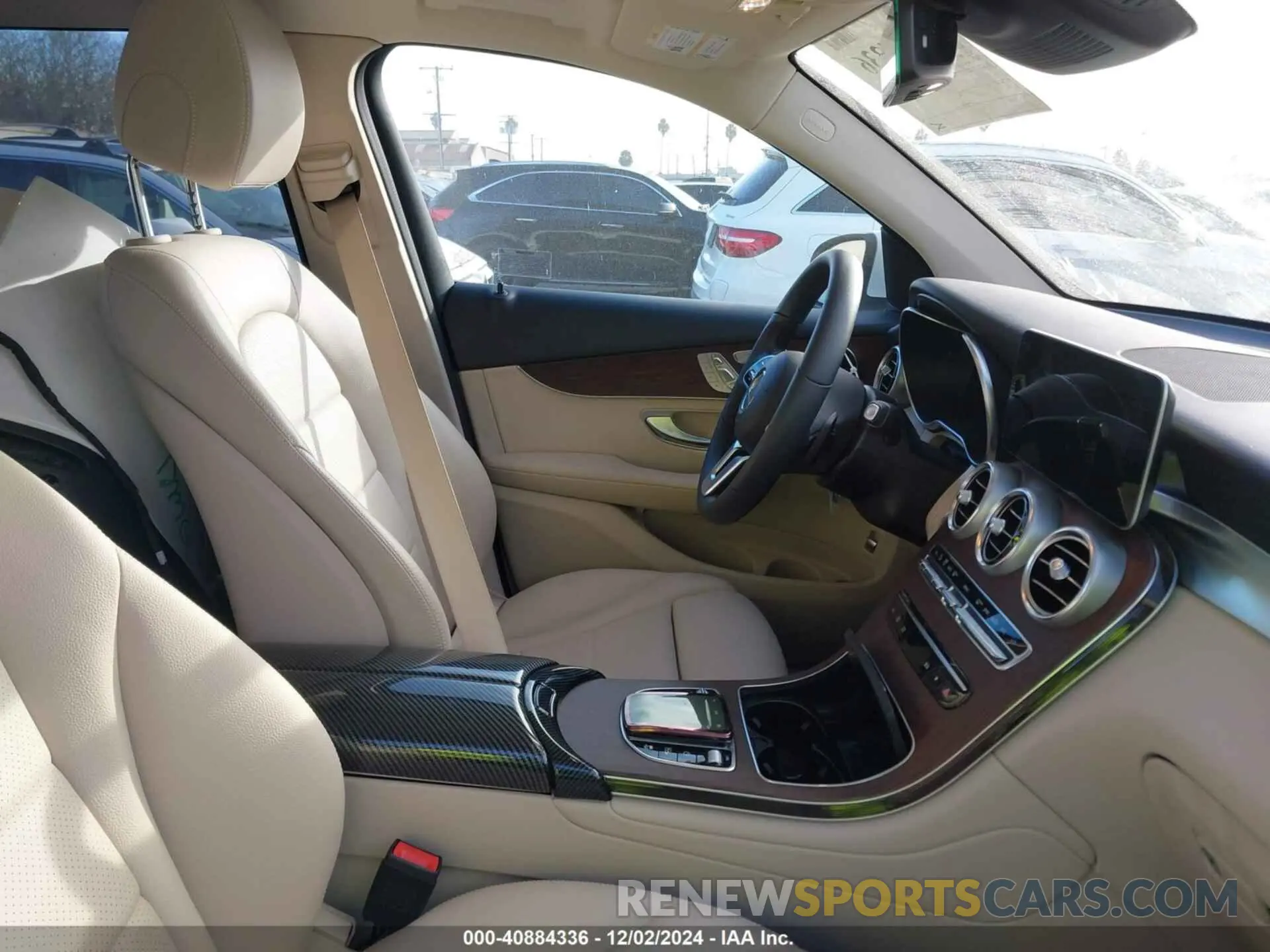 5 fotografías del automóvil dañado W1N0G8DB1NV374903 MERCEDES-BENZ GLC 300 2022