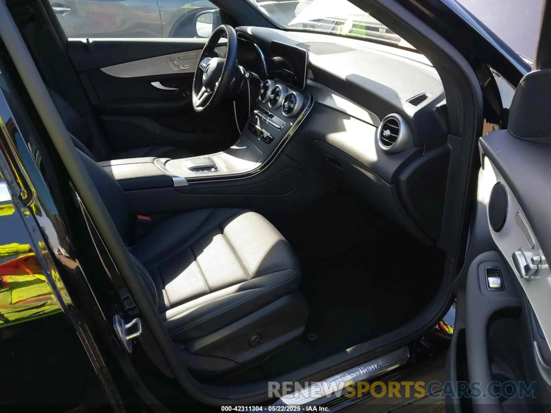 5 fotografías del automóvil dañado W1N0G8DB2NV399762 MERCEDES-BENZ GLC 300 2022