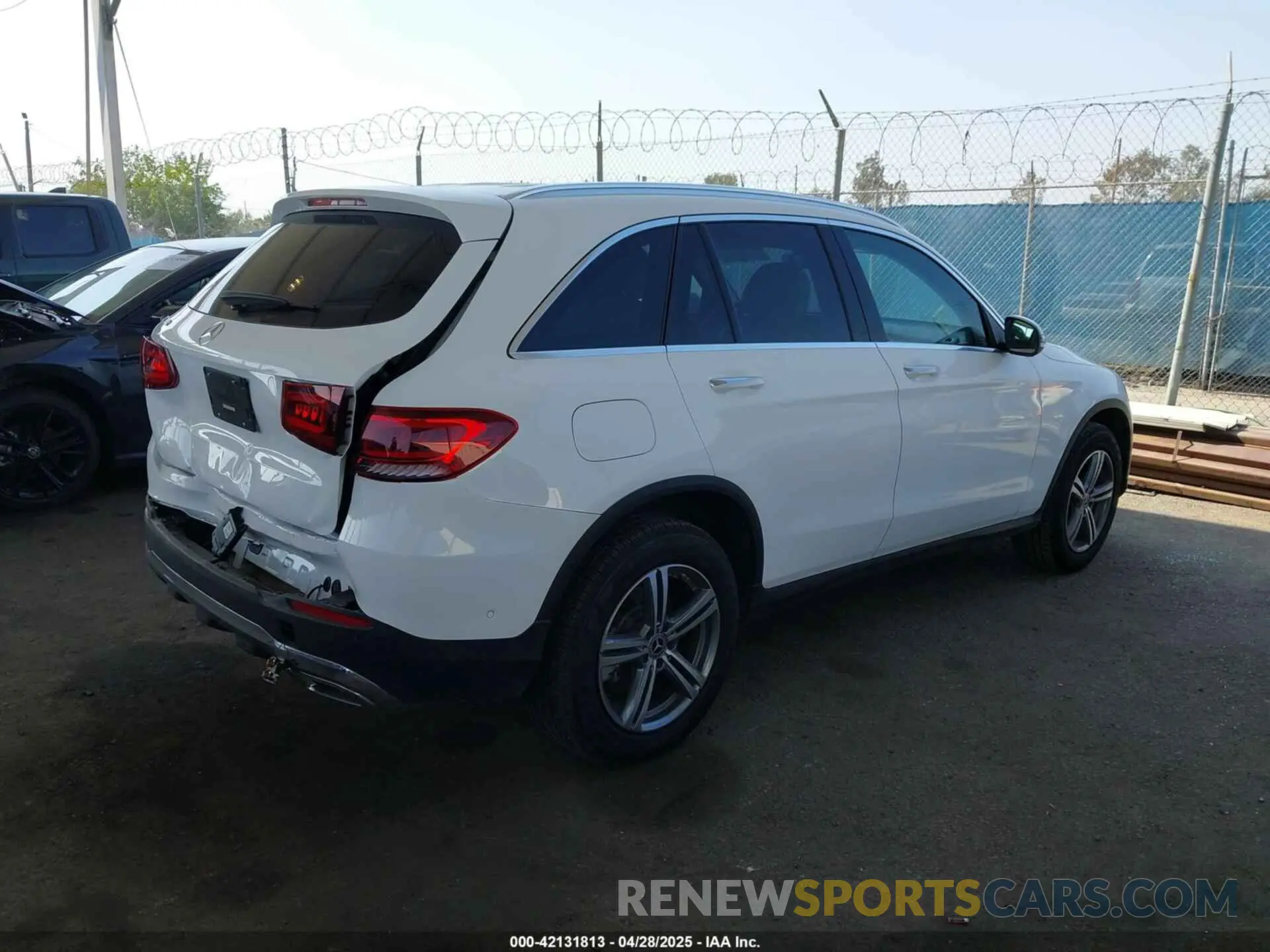 4 fotografías del automóvil dañado W1N0G8DB5NV390201 MERCEDES-BENZ GLC 300 2022