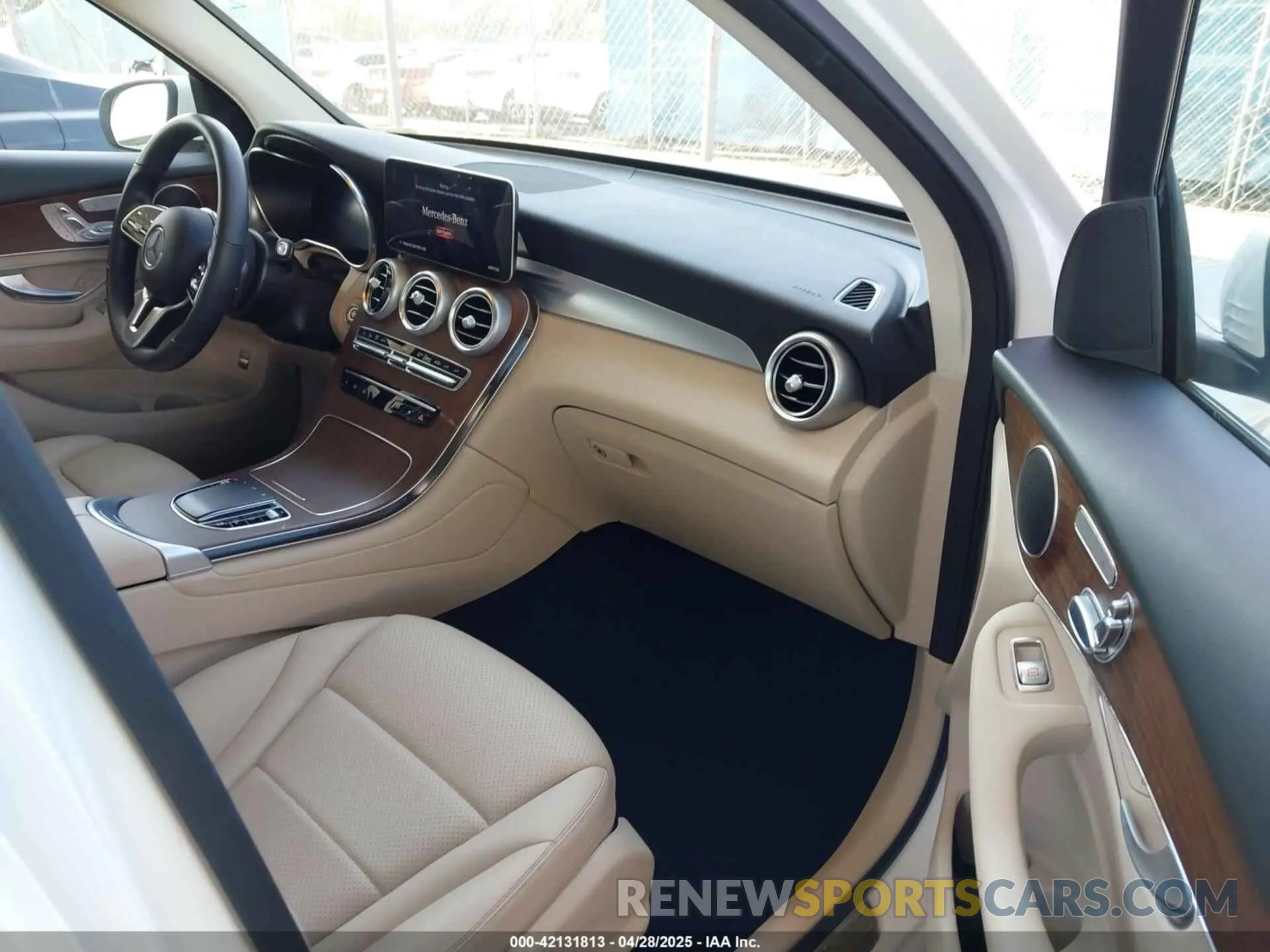 5 fotografías del automóvil dañado W1N0G8DB5NV390201 MERCEDES-BENZ GLC 300 2022