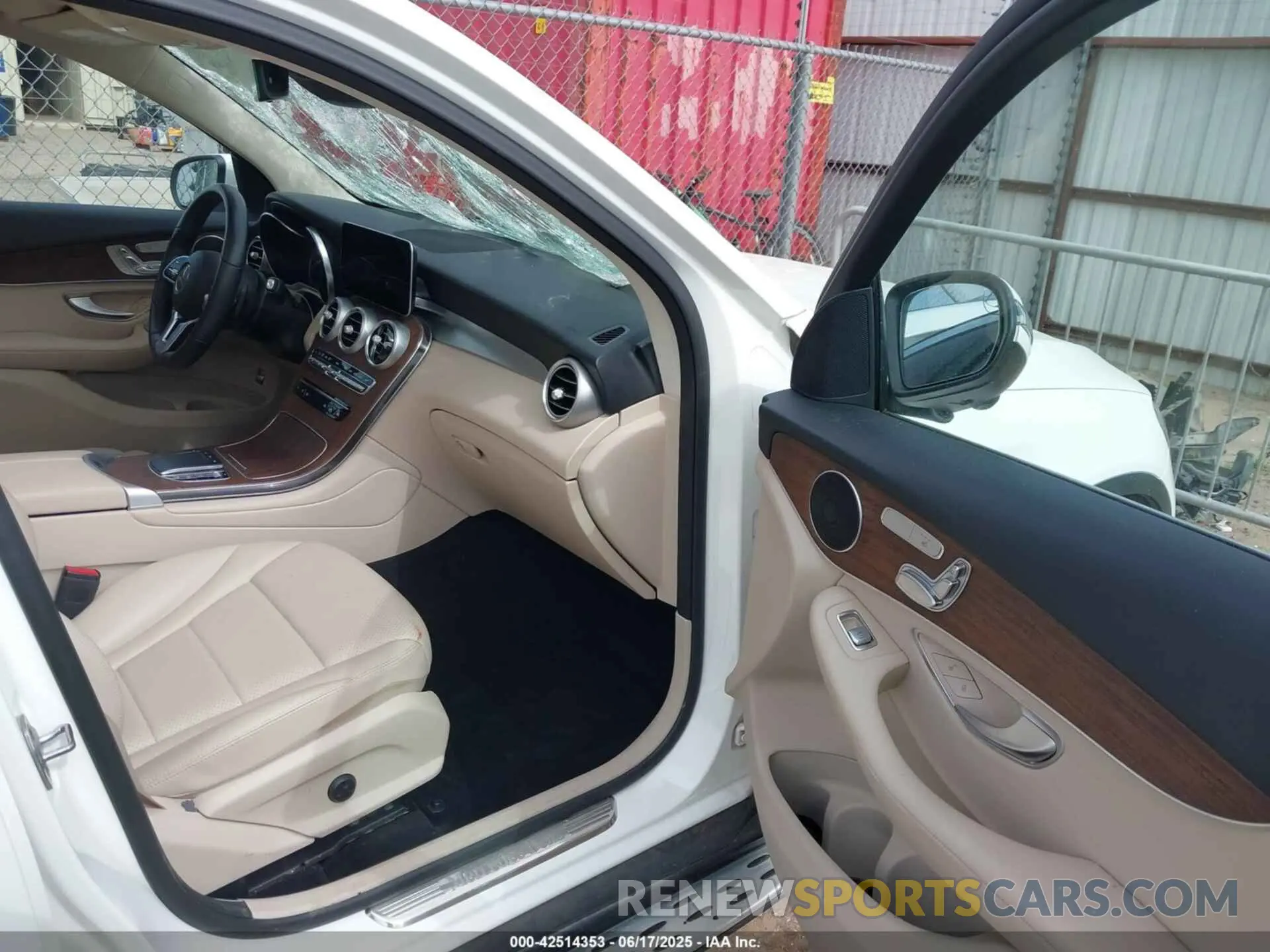 5 fotografías del automóvil dañado W1N0G8DB7NV344160 MERCEDES-BENZ GLC 300 2022