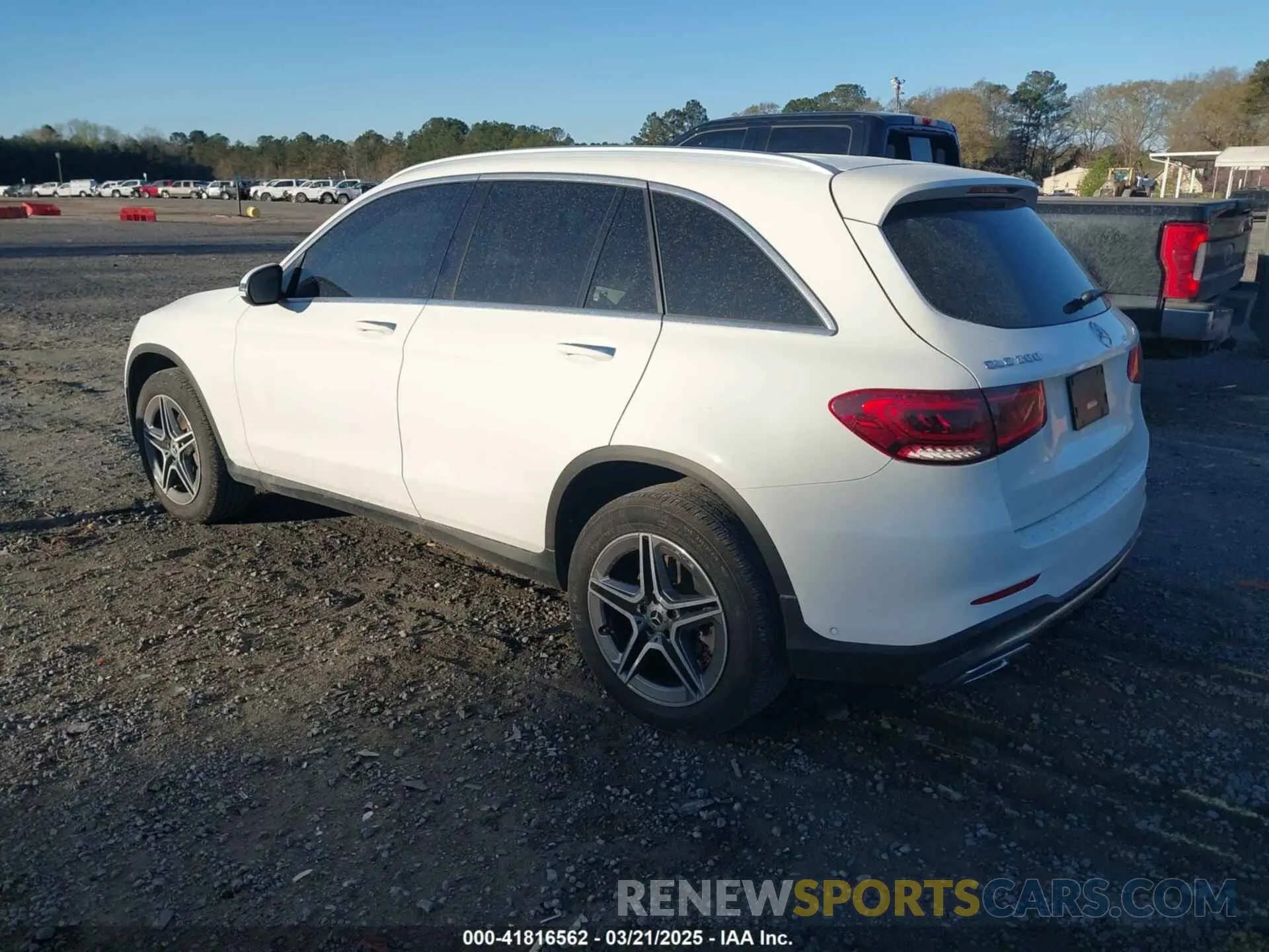3 fotografías del automóvil dañado W1N0G8DB9NG020664 MERCEDES-BENZ GLC 300 2022