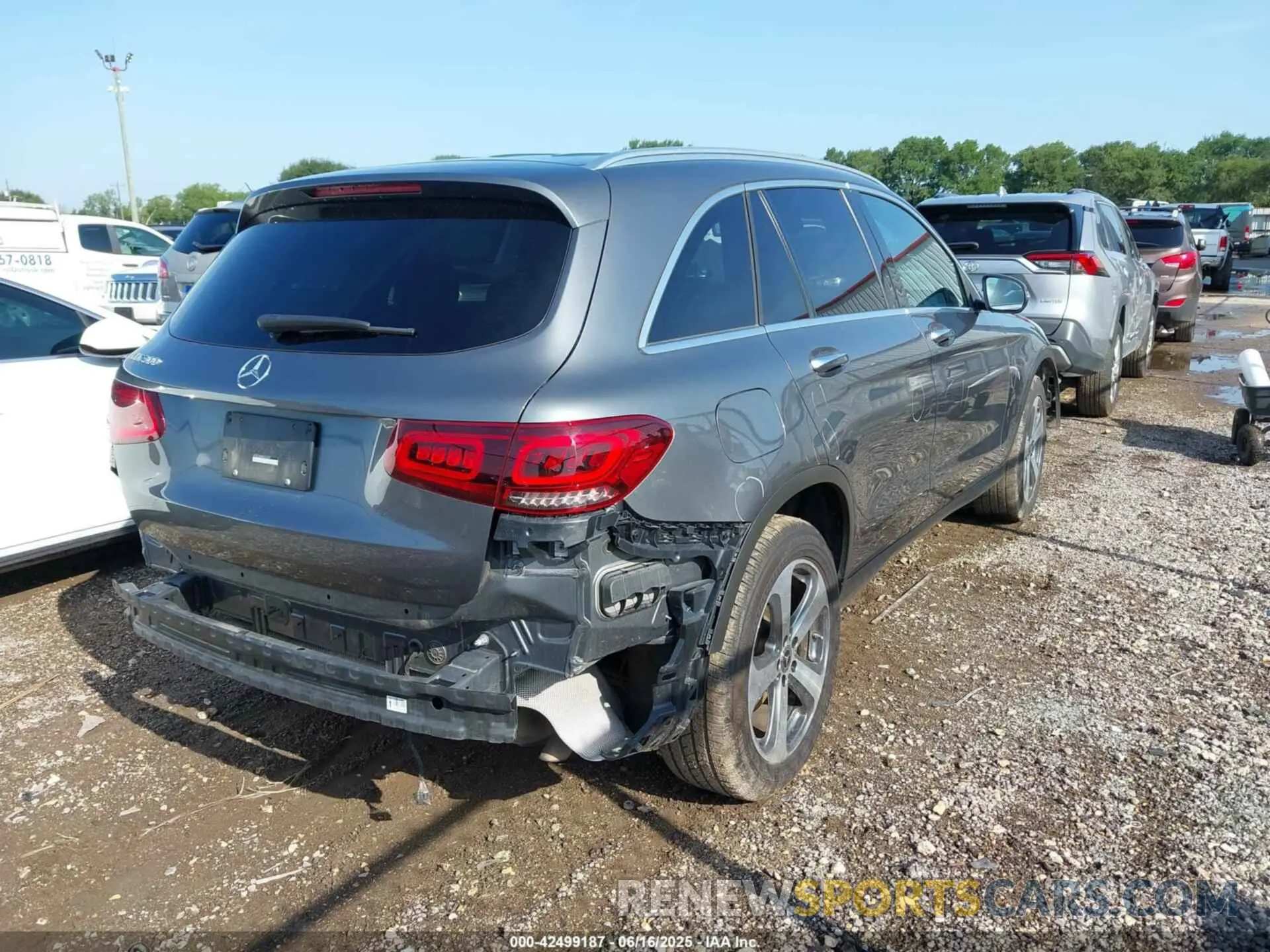 4 fotografías del automóvil dañado W1N0G8DB9NV331605 MERCEDES-BENZ GLC 300 2022