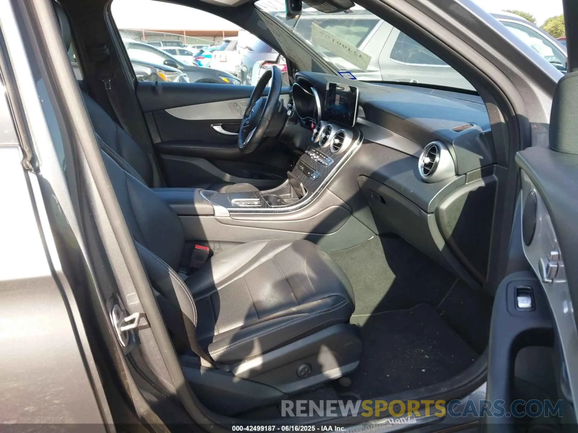 5 fotografías del automóvil dañado W1N0G8DB9NV331605 MERCEDES-BENZ GLC 300 2022