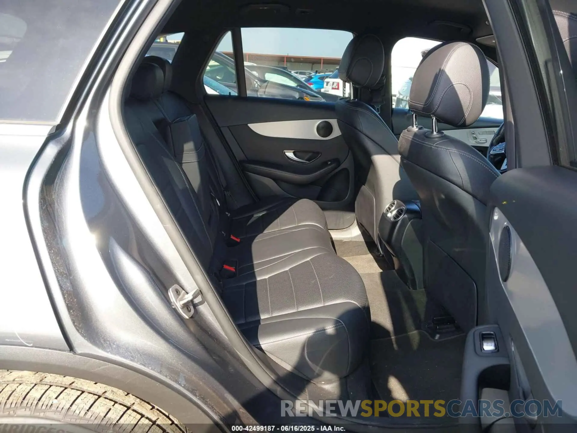 8 fotografías del automóvil dañado W1N0G8DB9NV331605 MERCEDES-BENZ GLC 300 2022