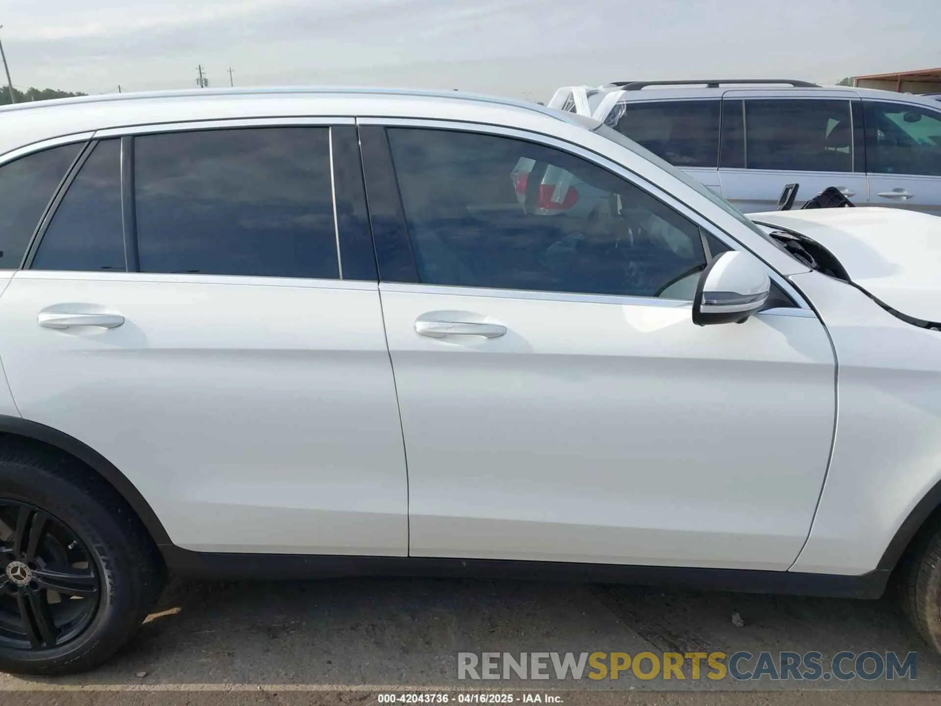 13 fotografías del automóvil dañado W1N0G8DBXNG032757 MERCEDES-BENZ GLC 300 2022