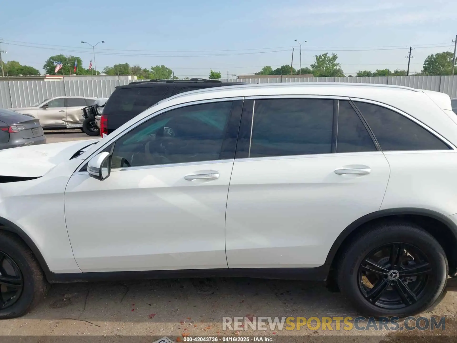 14 fotografías del automóvil dañado W1N0G8DBXNG032757 MERCEDES-BENZ GLC 300 2022
