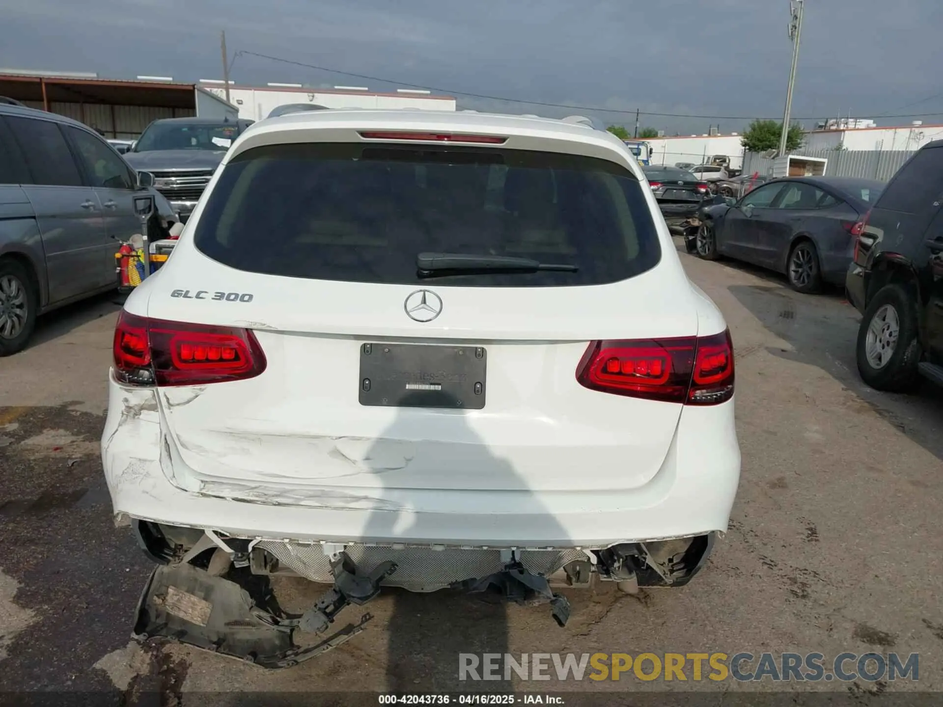 16 fotografías del automóvil dañado W1N0G8DBXNG032757 MERCEDES-BENZ GLC 300 2022