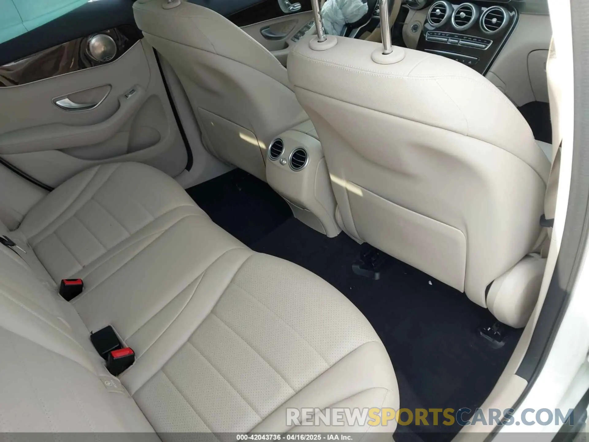 8 fotografías del automóvil dañado W1N0G8DBXNG032757 MERCEDES-BENZ GLC 300 2022