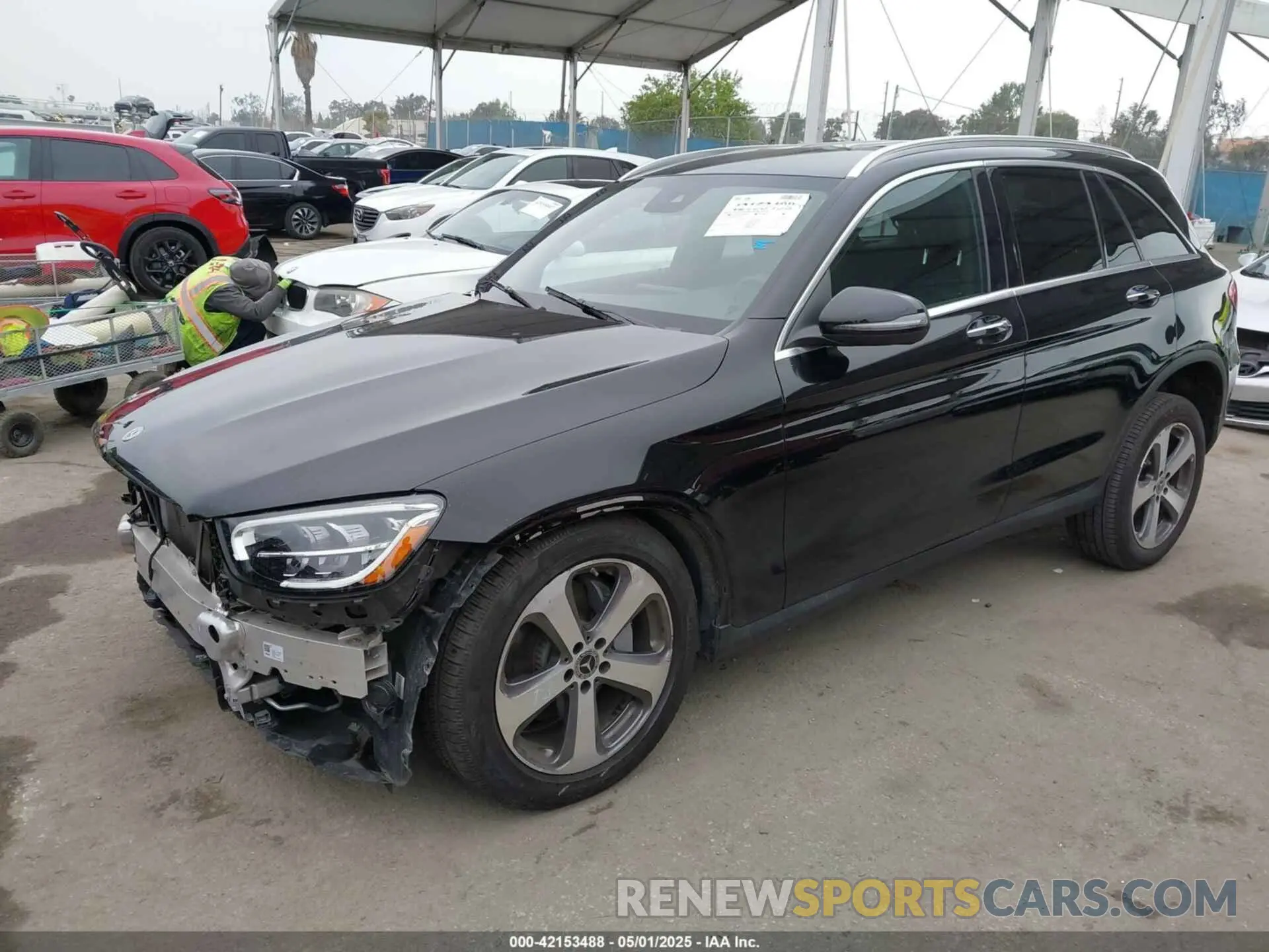 2 fotografías del automóvil dañado W1N0G8DBXNG110745 MERCEDES-BENZ GLC 300 2022
