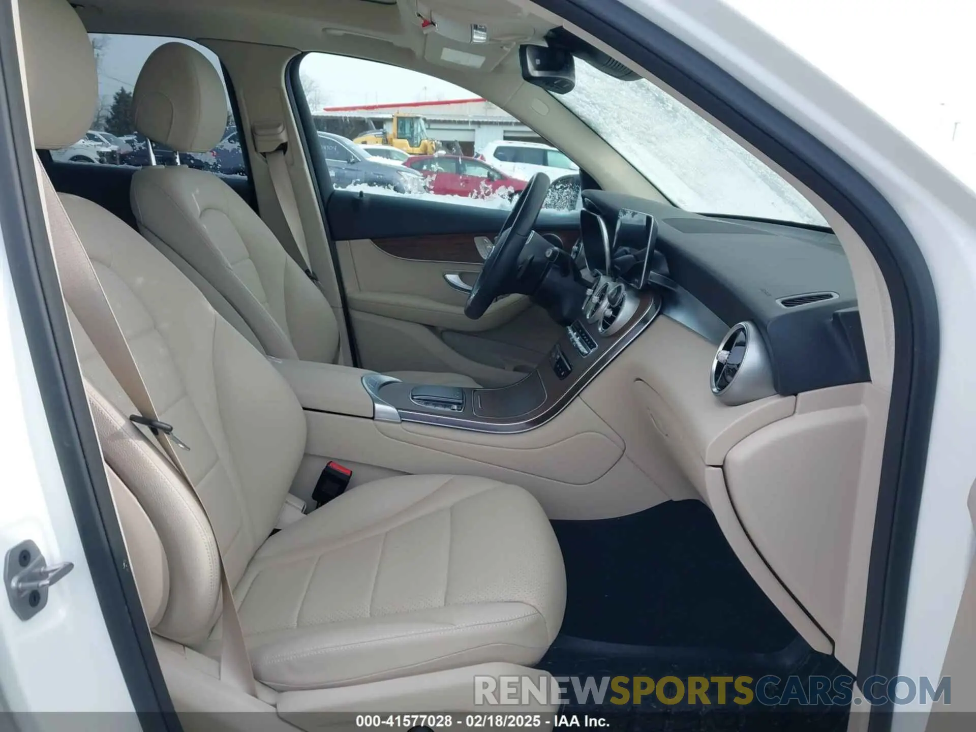 5 fotografías del automóvil dañado W1N0G8EB0NV400213 MERCEDES-BENZ GLC 300 2022