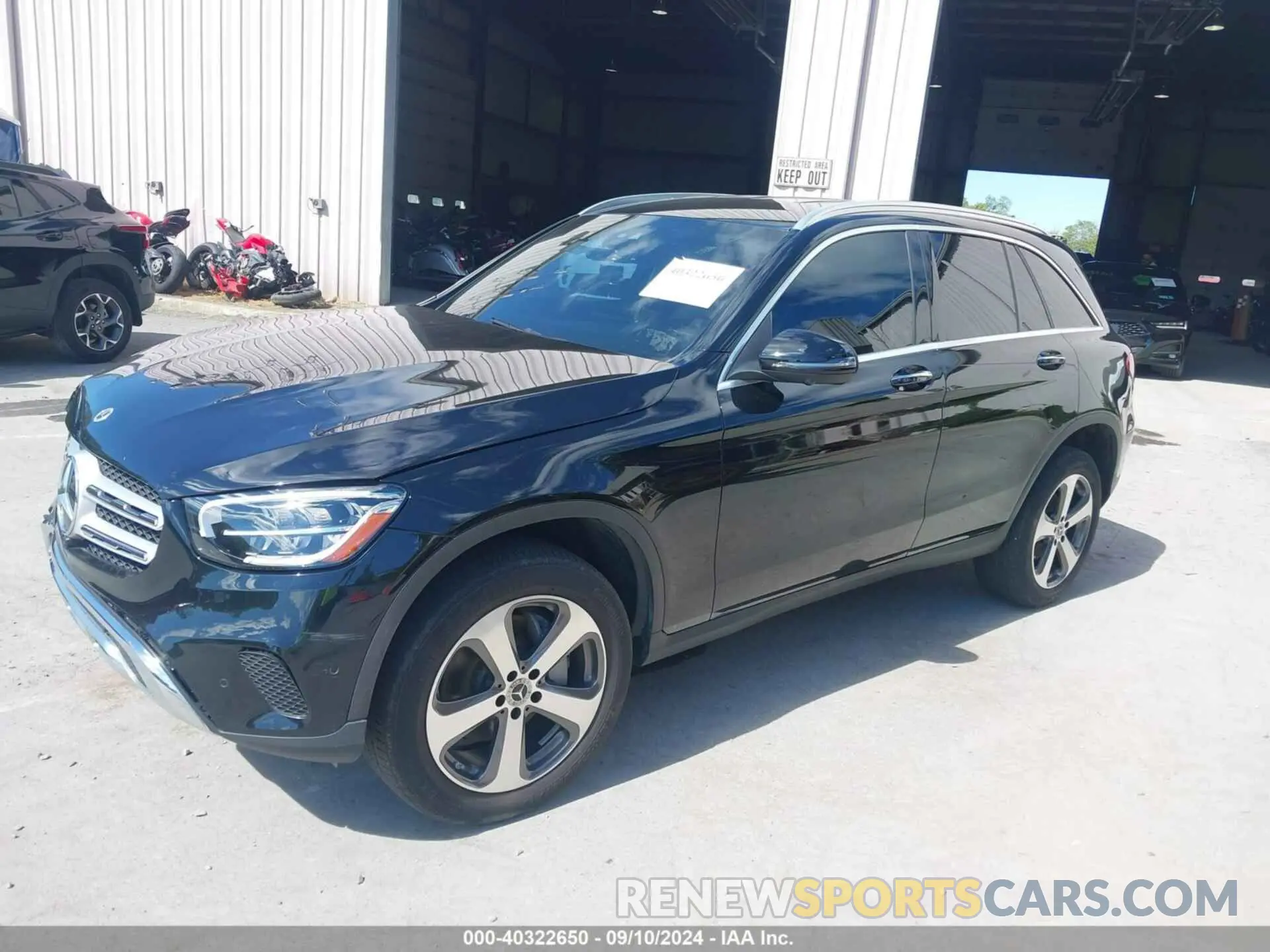 2 fotografías del automóvil dañado W1N0G8EB1NG116027 MERCEDES-BENZ GLC 300 2022