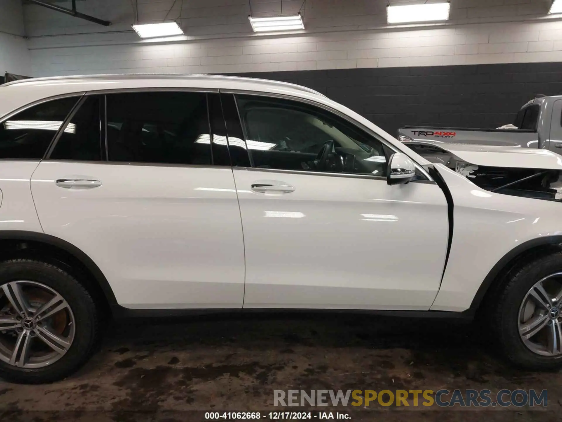 13 fotografías del automóvil dañado W1N0G8EB1NV327465 MERCEDES-BENZ GLC 300 2022