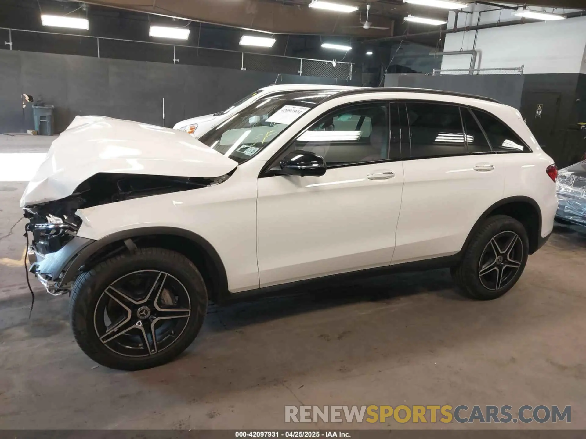 14 fotografías del automóvil dañado W1N0G8EB2NV351757 MERCEDES-BENZ GLC 300 2022