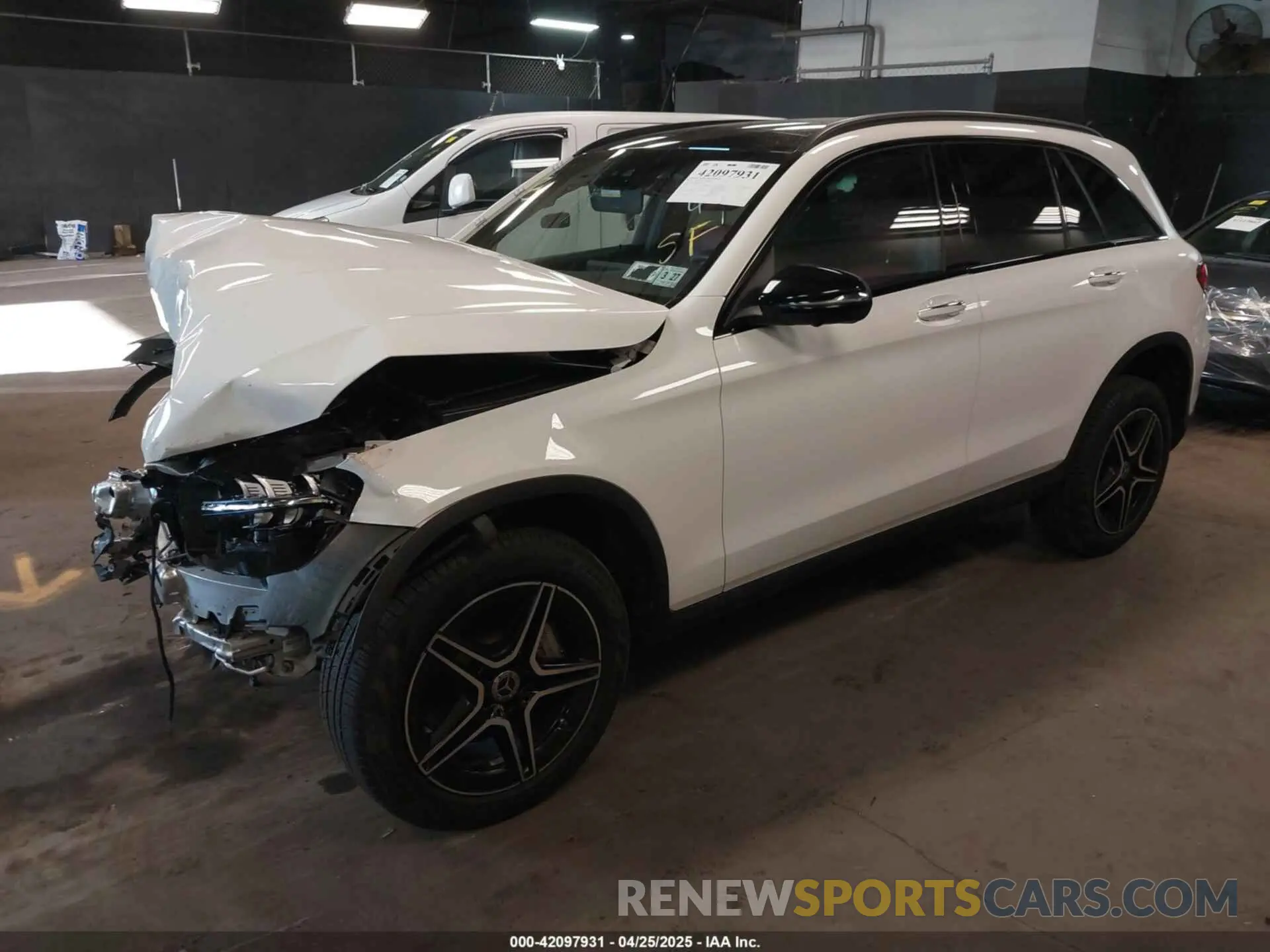 2 fotografías del automóvil dañado W1N0G8EB2NV351757 MERCEDES-BENZ GLC 300 2022