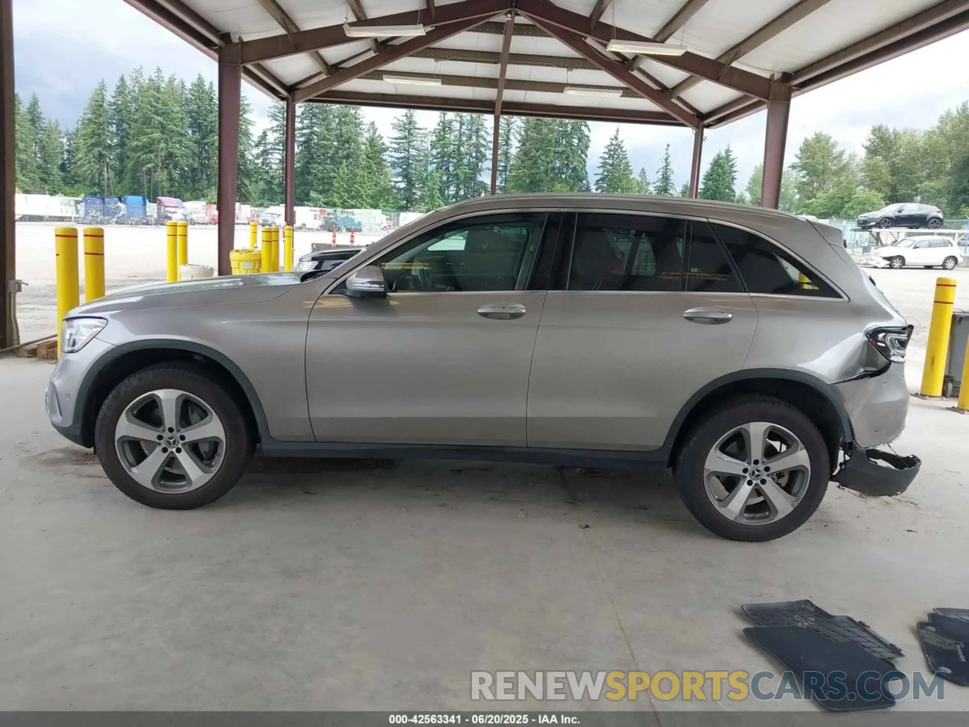 15 fotografías del automóvil dañado W1N0G8EB2NV388131 MERCEDES-BENZ GLC 300 2022
