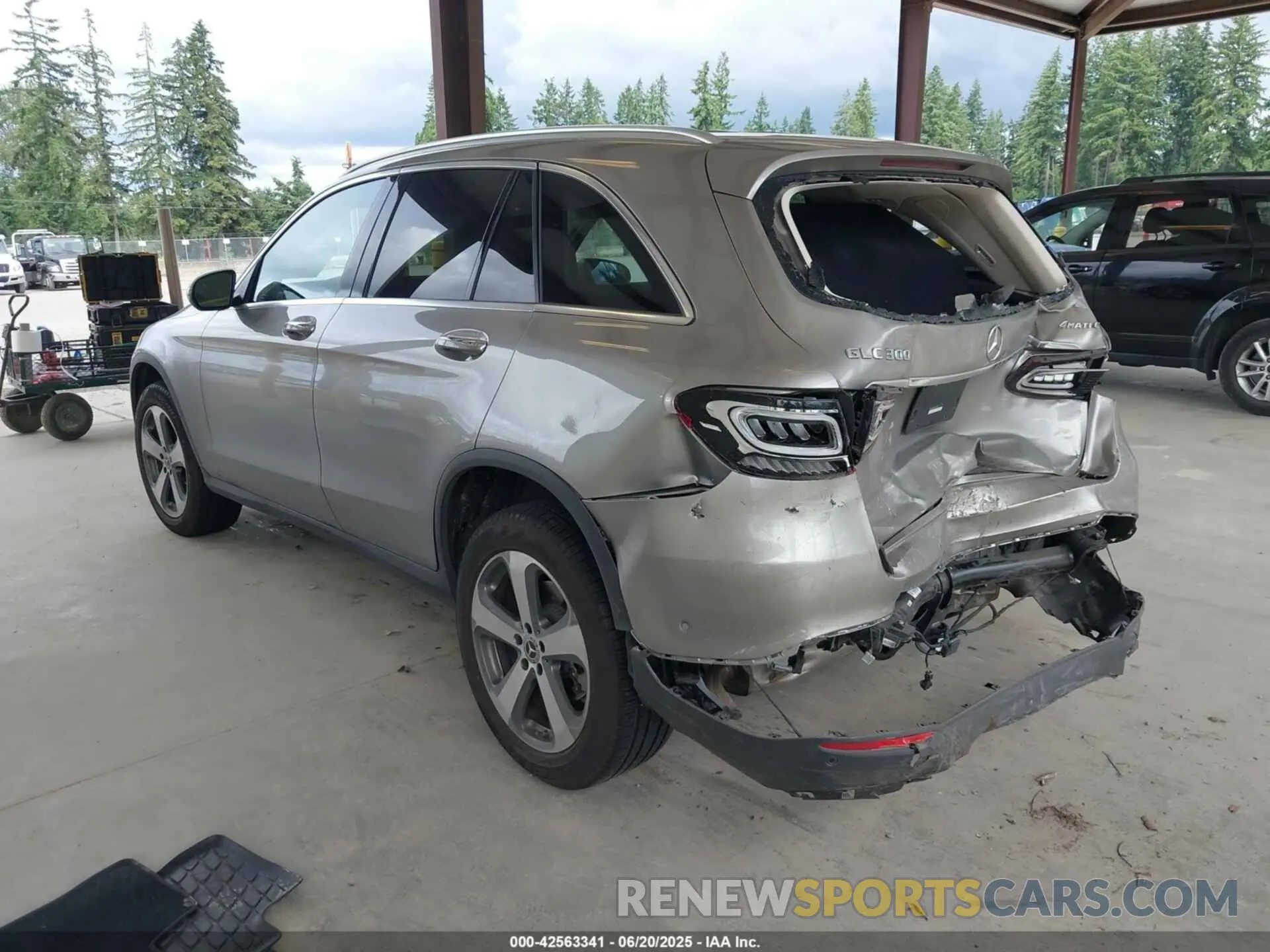 3 fotografías del automóvil dañado W1N0G8EB2NV388131 MERCEDES-BENZ GLC 300 2022