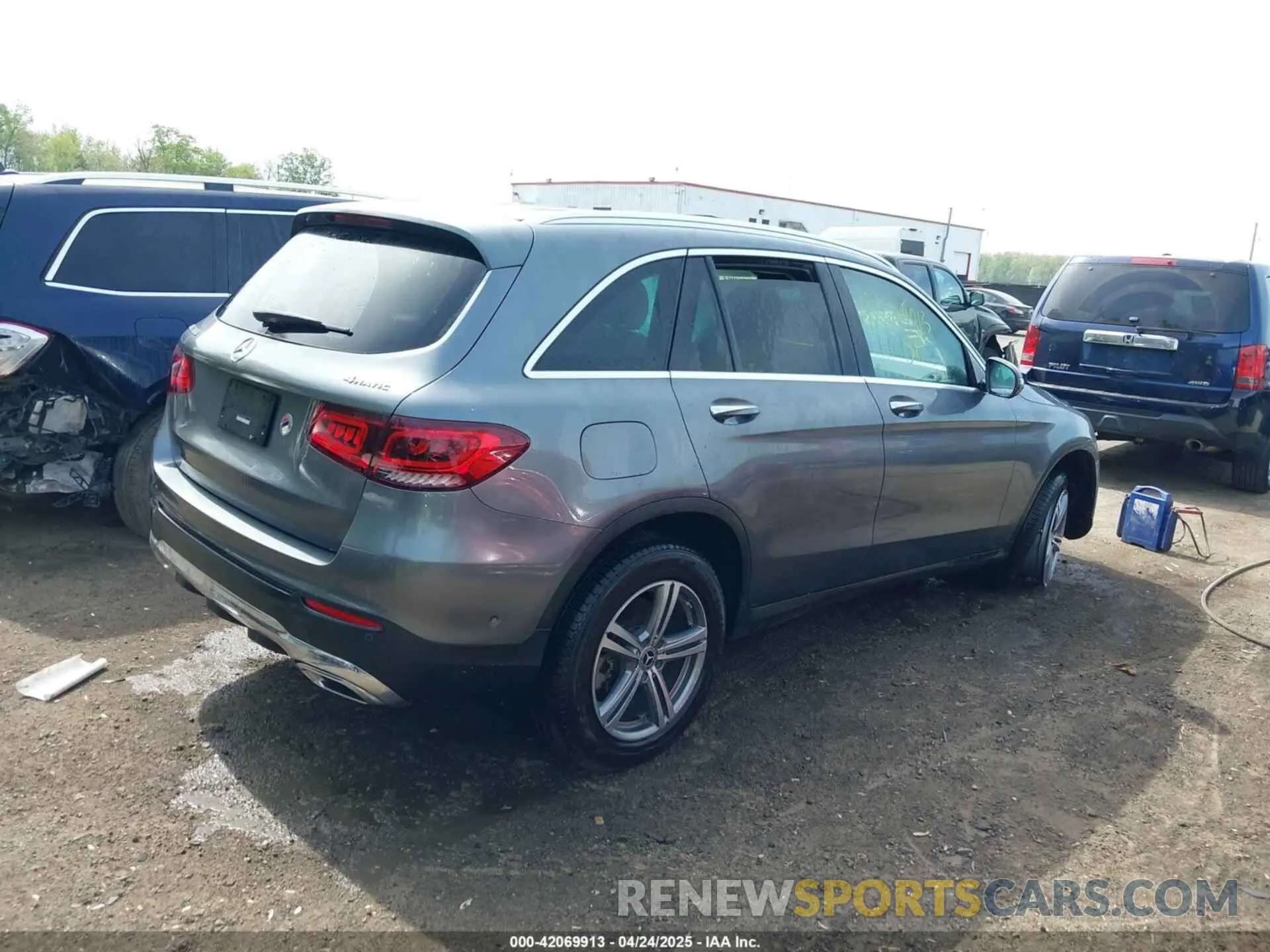 4 fotografías del automóvil dañado W1N0G8EB3NV333526 MERCEDES-BENZ GLC 300 2022
