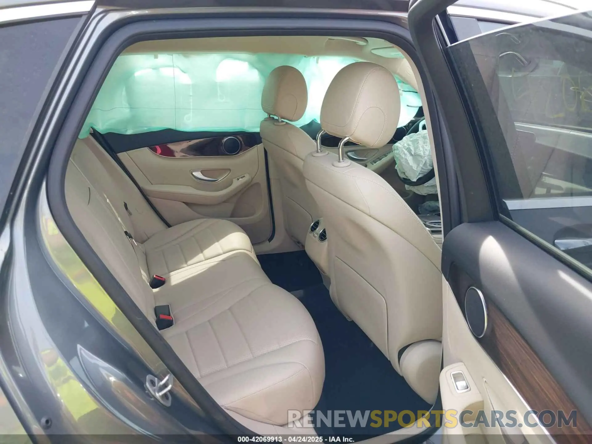 8 fotografías del automóvil dañado W1N0G8EB3NV333526 MERCEDES-BENZ GLC 300 2022