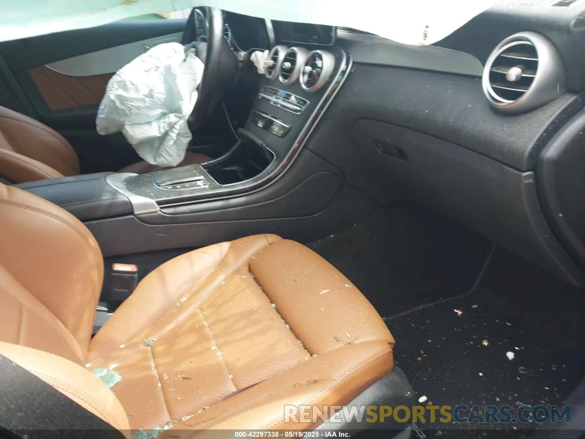 5 fotografías del automóvil dañado W1N0G8EB3NV381527 MERCEDES-BENZ GLC 300 2022