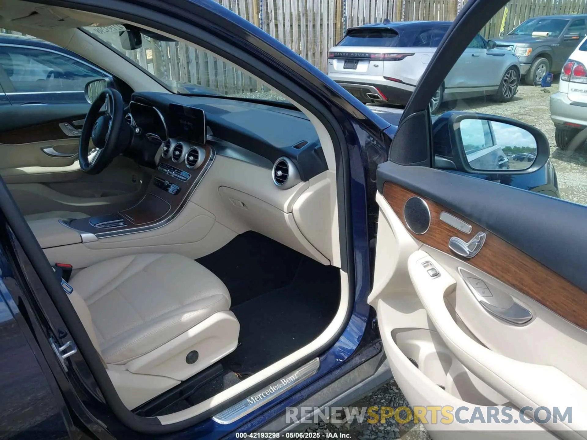 5 fotografías del automóvil dañado W1N0G8EB4NG111226 MERCEDES-BENZ GLC 300 2022