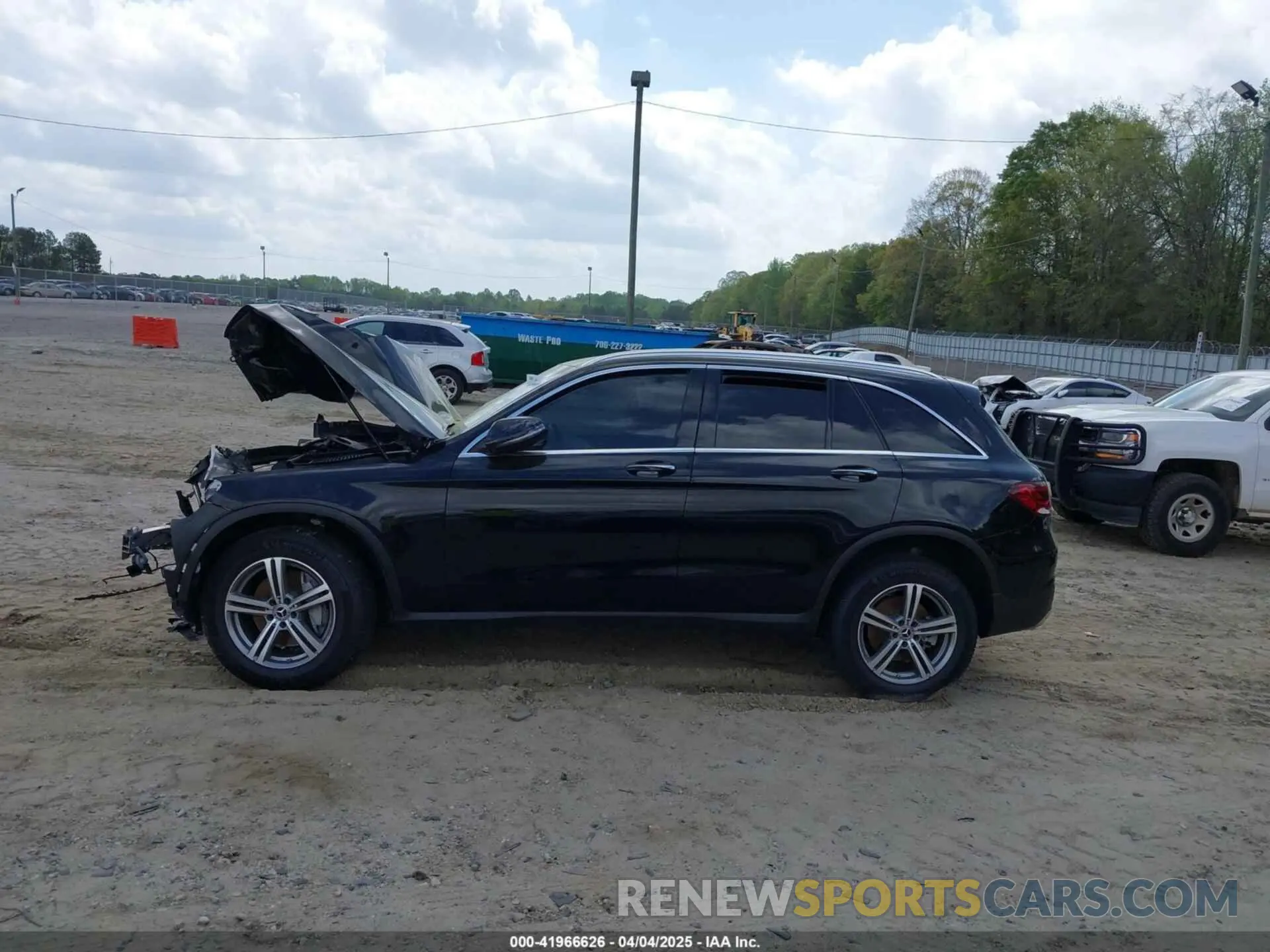 14 fotografías del automóvil dañado W1N0G8EB5NV353664 MERCEDES-BENZ GLC 300 2022