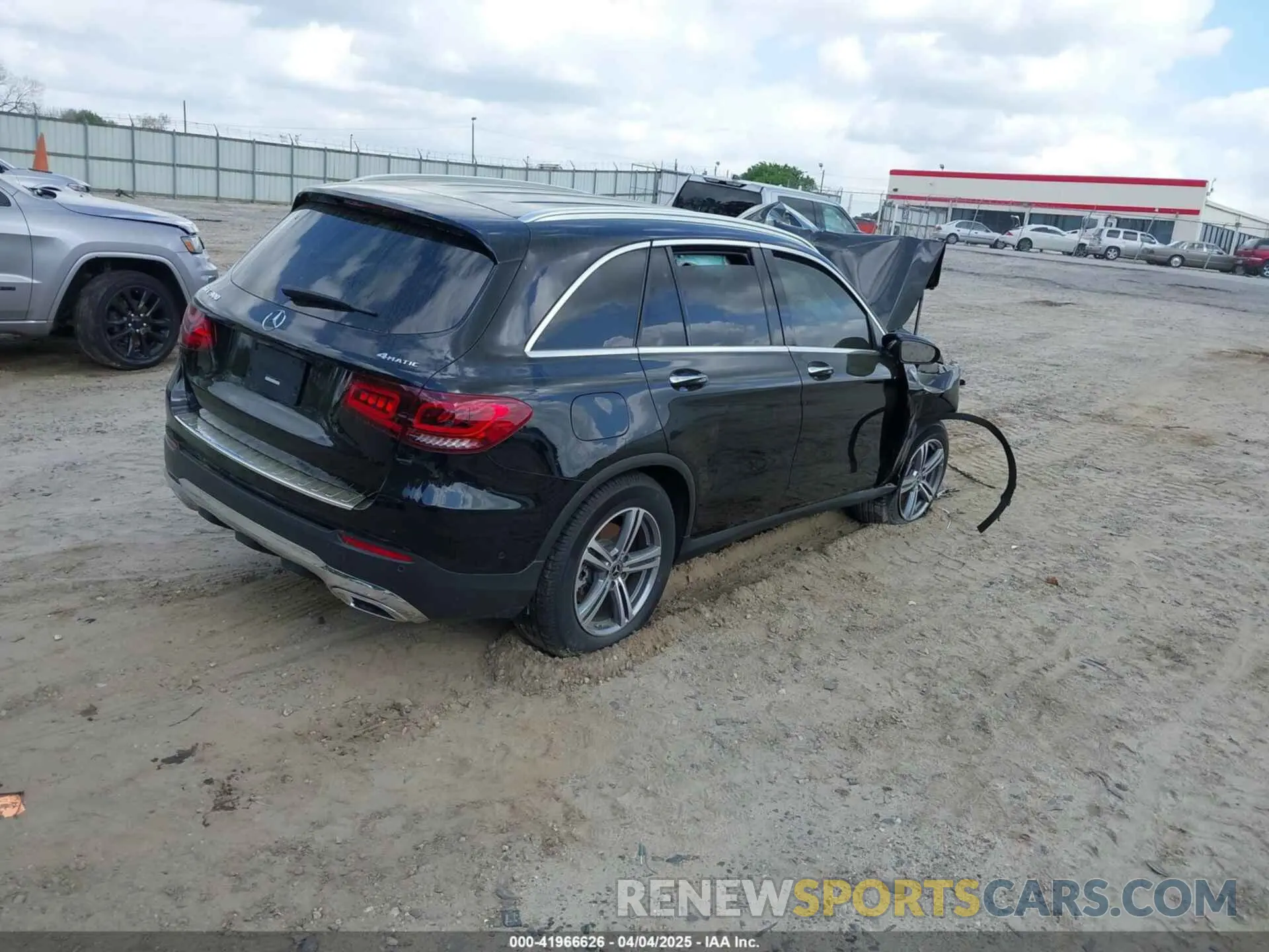 4 fotografías del automóvil dañado W1N0G8EB5NV353664 MERCEDES-BENZ GLC 300 2022