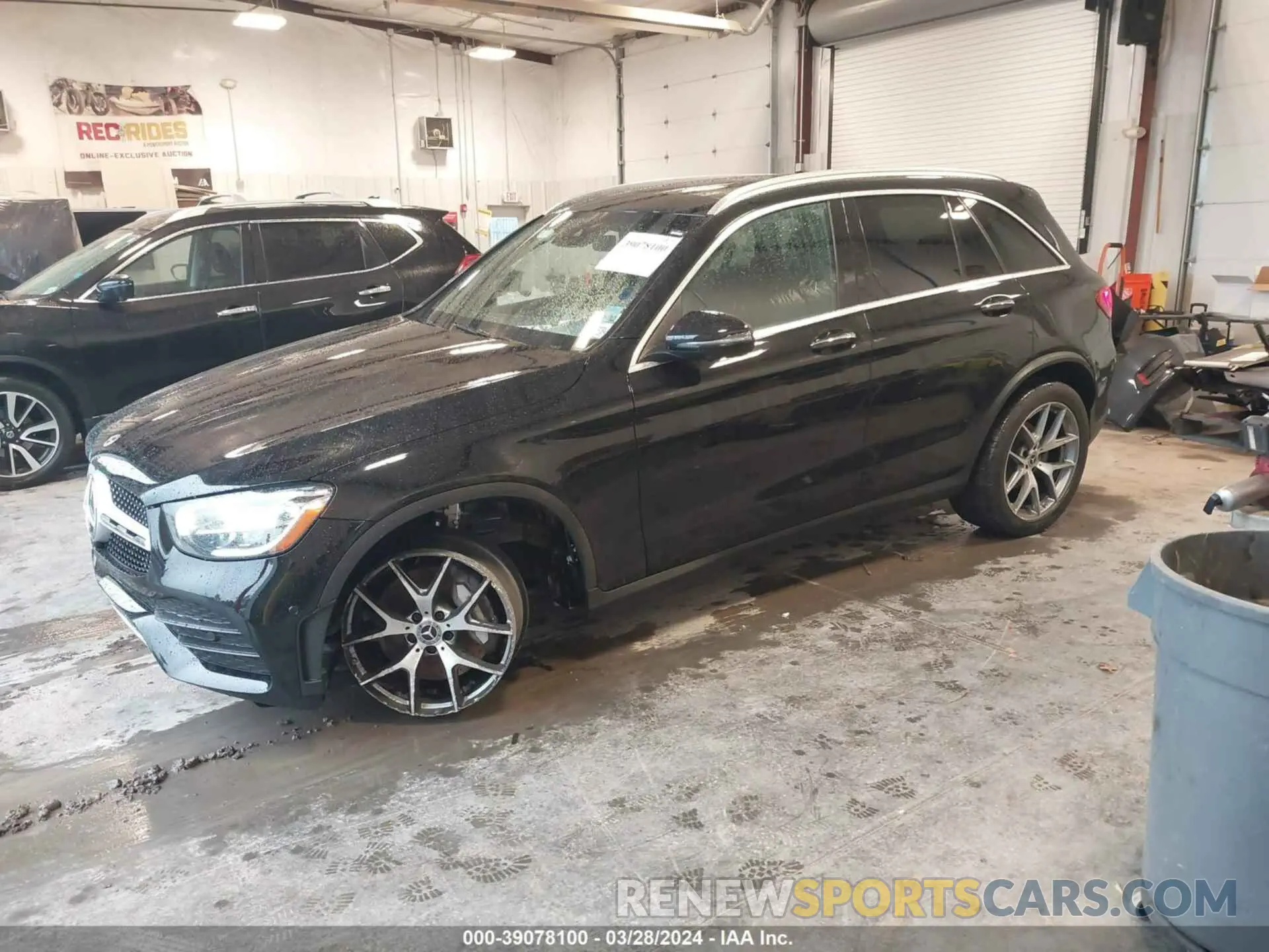 2 fotografías del automóvil dañado W1N0G8EB6NG096762 MERCEDES-BENZ GLC 300 2022