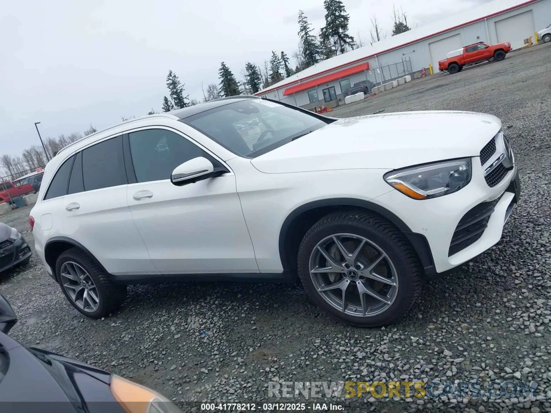 13 fotografías del automóvil dañado W1N0G8EB7NG102309 MERCEDES-BENZ GLC 300 2022