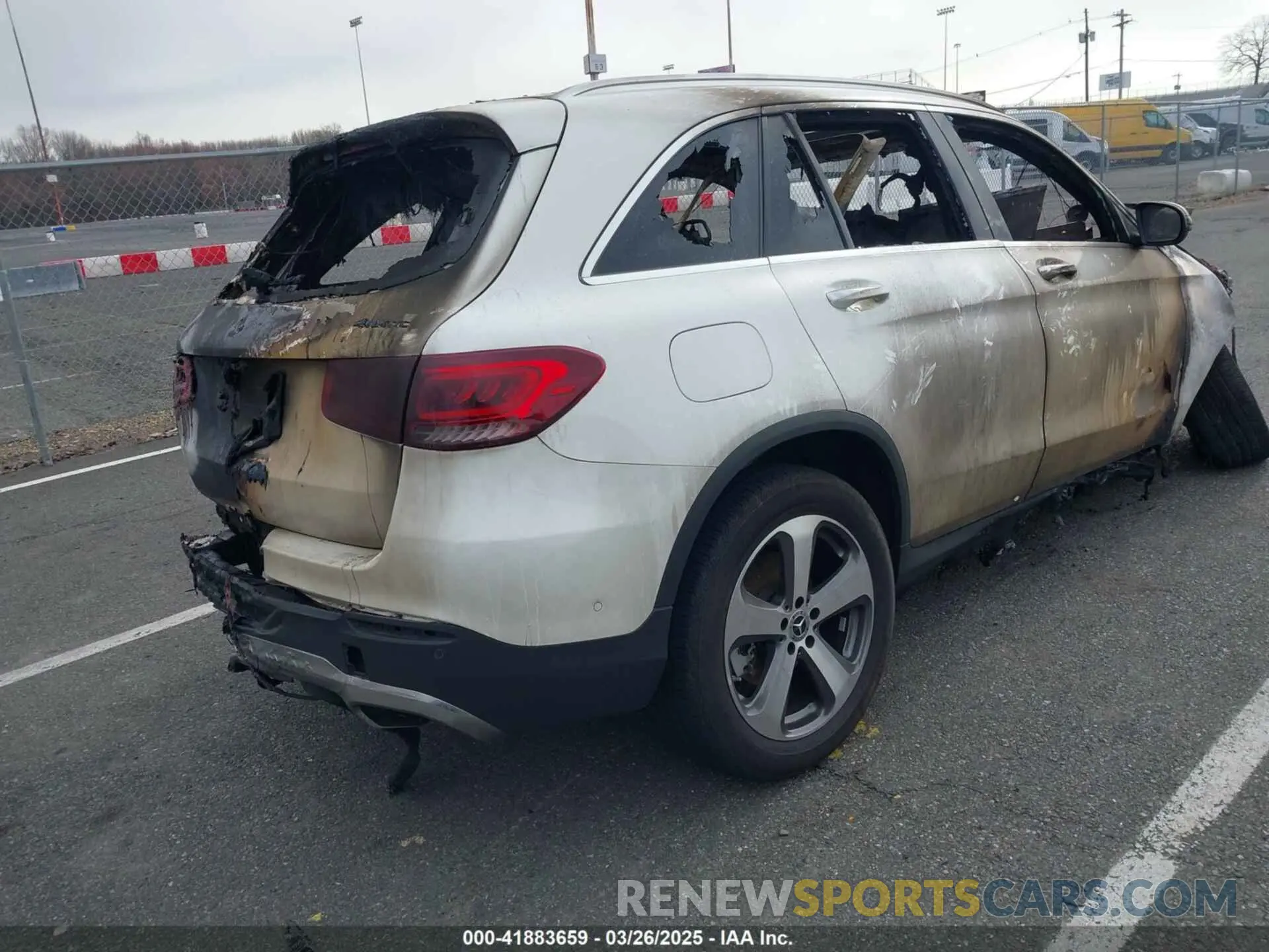 4 fotografías del automóvil dañado W1N0G8EB8NG119068 MERCEDES-BENZ GLC 300 2022