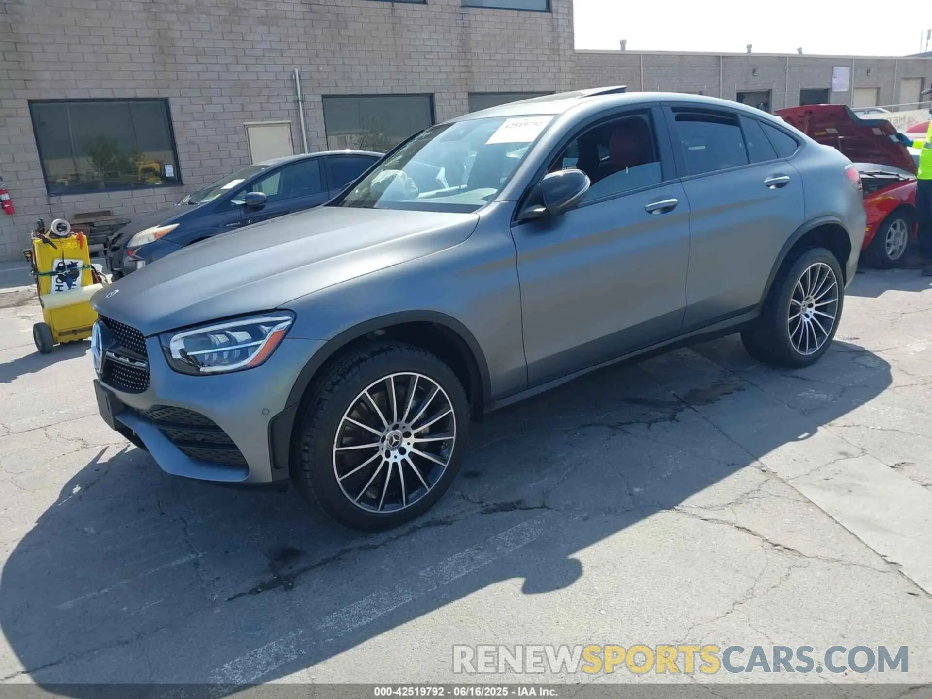 2 fotografías del automóvil dañado W1N0J8EB0NG114383 MERCEDES-BENZ GLC 300 2022