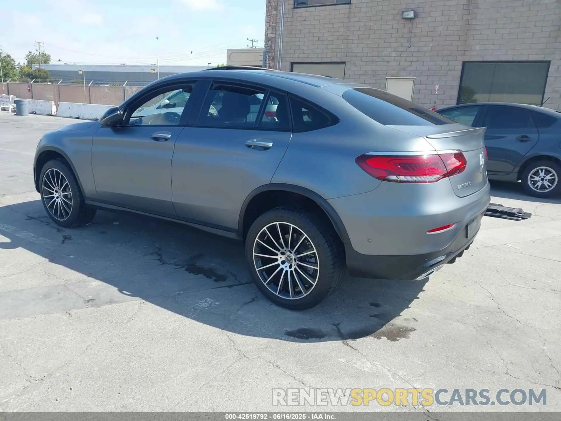 3 fotografías del automóvil dañado W1N0J8EB0NG114383 MERCEDES-BENZ GLC 300 2022