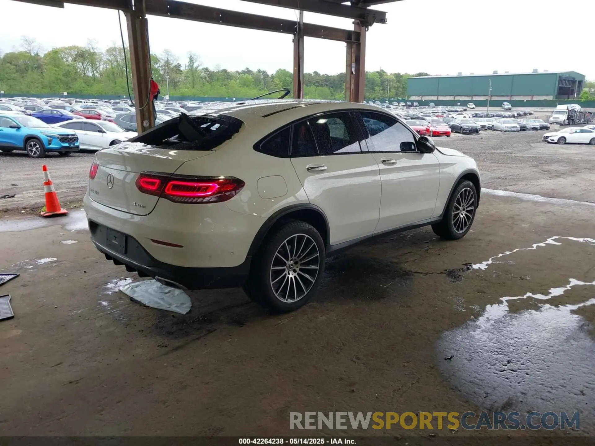 4 fotografías del automóvil dañado W1N0J8EB9NG102183 MERCEDES-BENZ GLC 300 2022