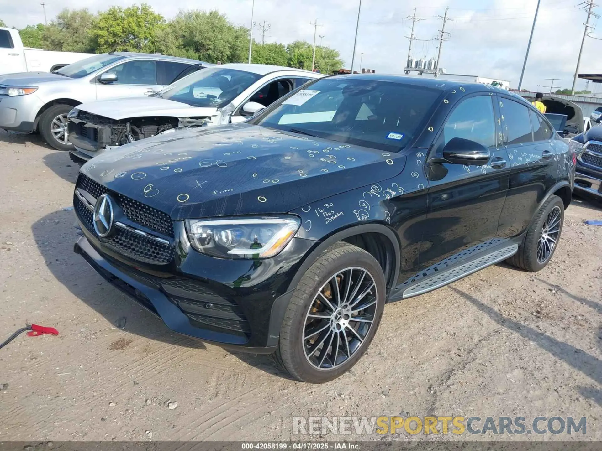 2 fotografías del automóvil dañado W1N0J8EB3PG139622 MERCEDES-BENZ GLC 300 2023
