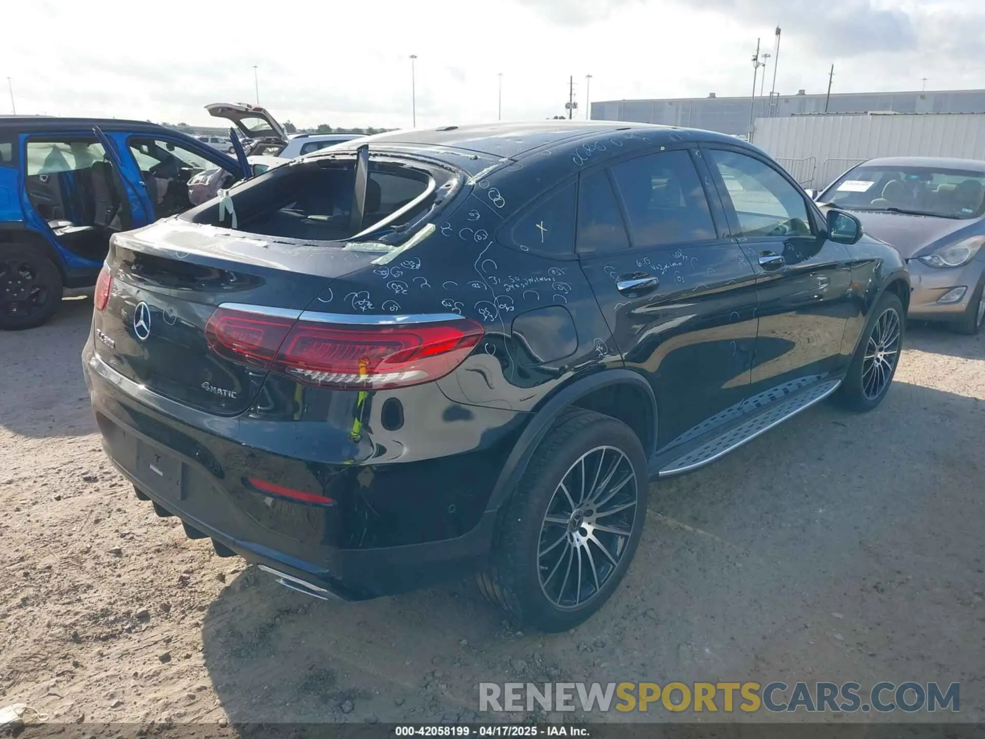 4 fotografías del automóvil dañado W1N0J8EB3PG139622 MERCEDES-BENZ GLC 300 2023
