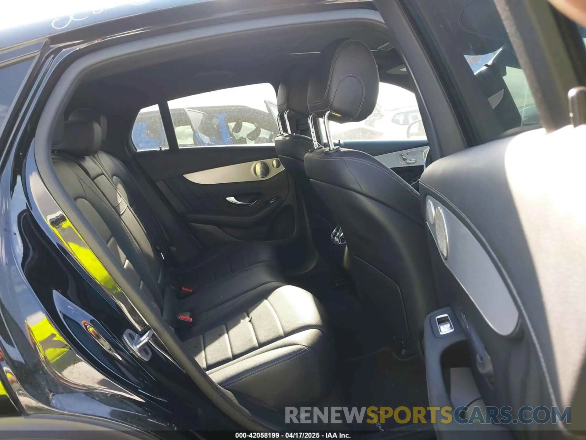 8 fotografías del automóvil dañado W1N0J8EB3PG139622 MERCEDES-BENZ GLC 300 2023